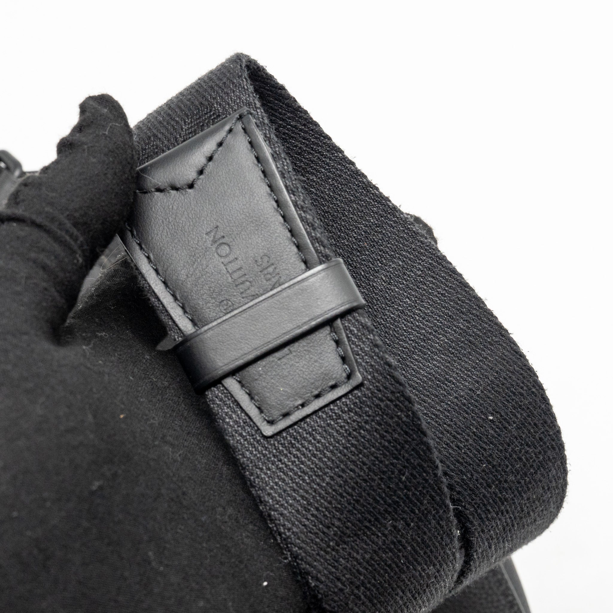 LOUIS VUITTON AEROGRAM TAKEOFF SLING BLACK GRAINED CALFSKIN BLACK HARDWARE