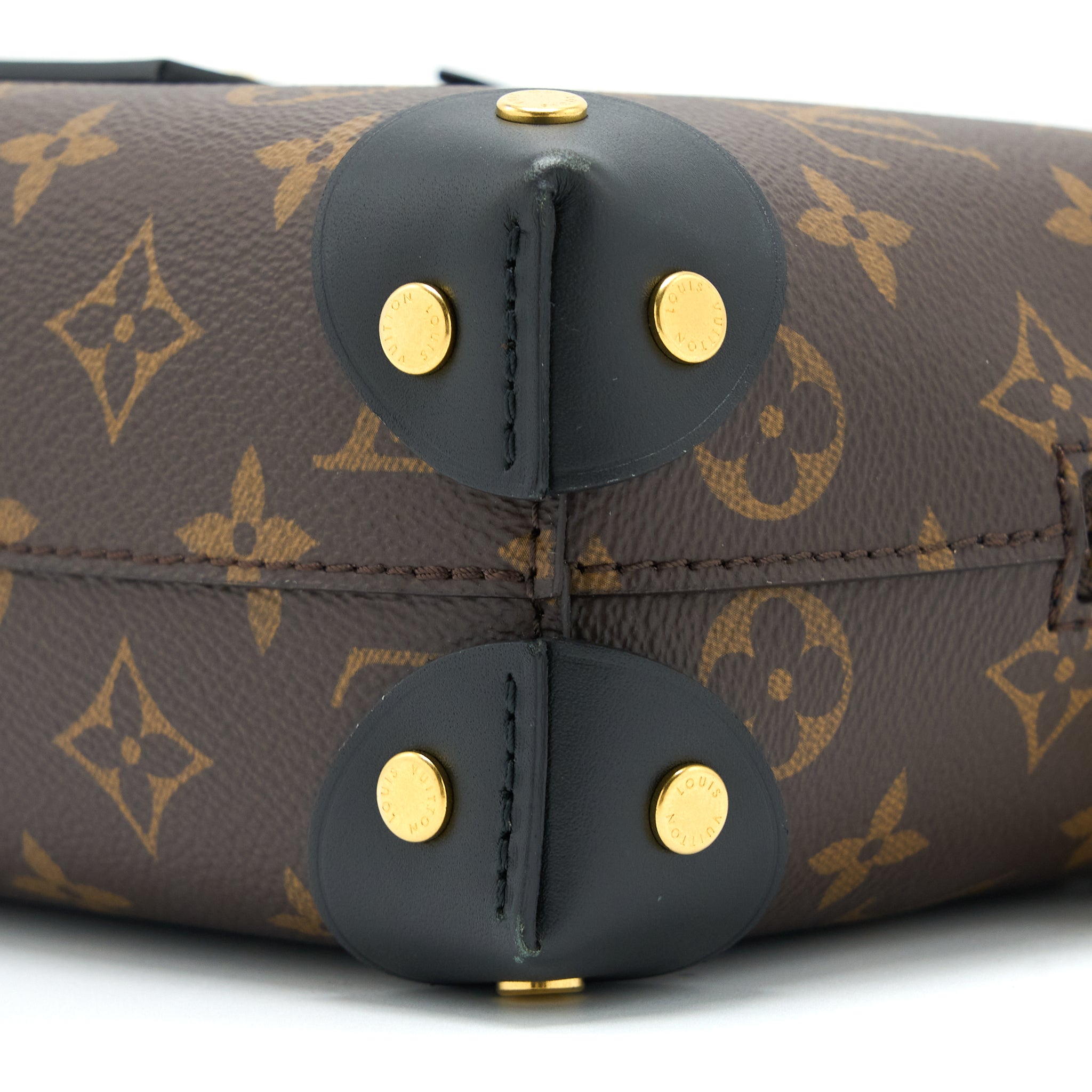 LOUIS VUITTON PETITE MALLE SOUPLE BAG MONOGRAM CANVAS/BLACK GHW