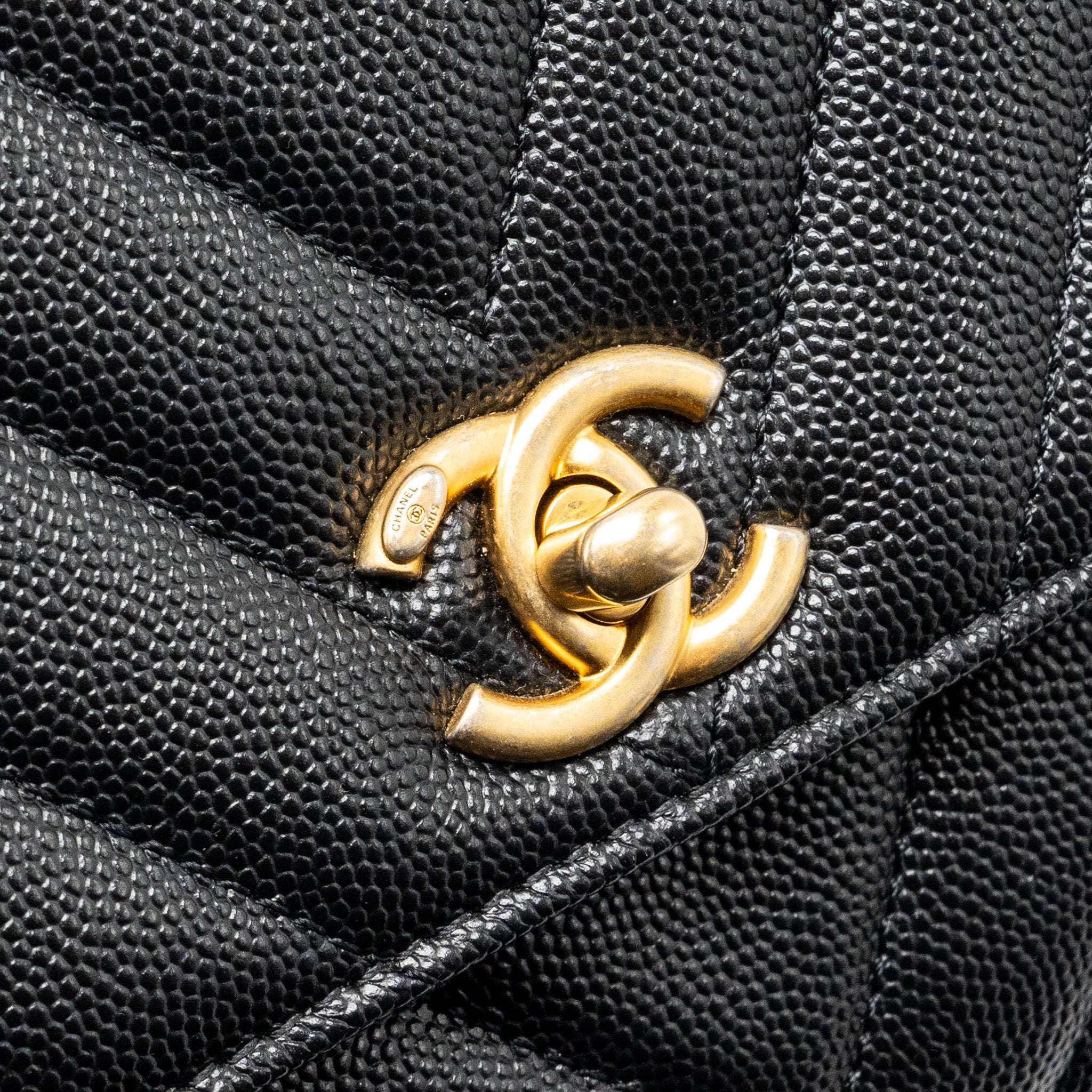 CHANEL SMALL COCO HANDLE CHEVRON CAVIAR WITH LIZARD EMBOSSED HANDLE BLACK/ BURGUNDY GHW