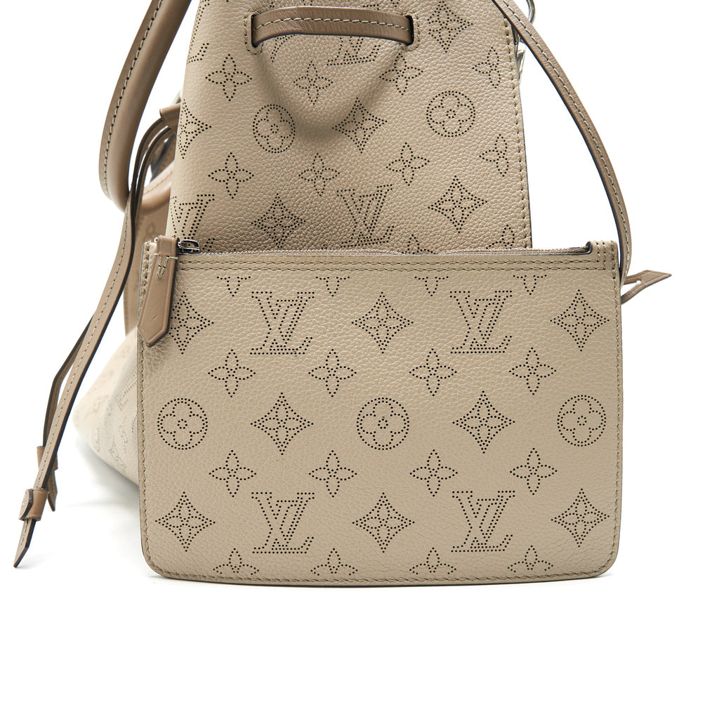 LOUIS VUITTON GIROLATA MAHINA TOTE BAG GREY
