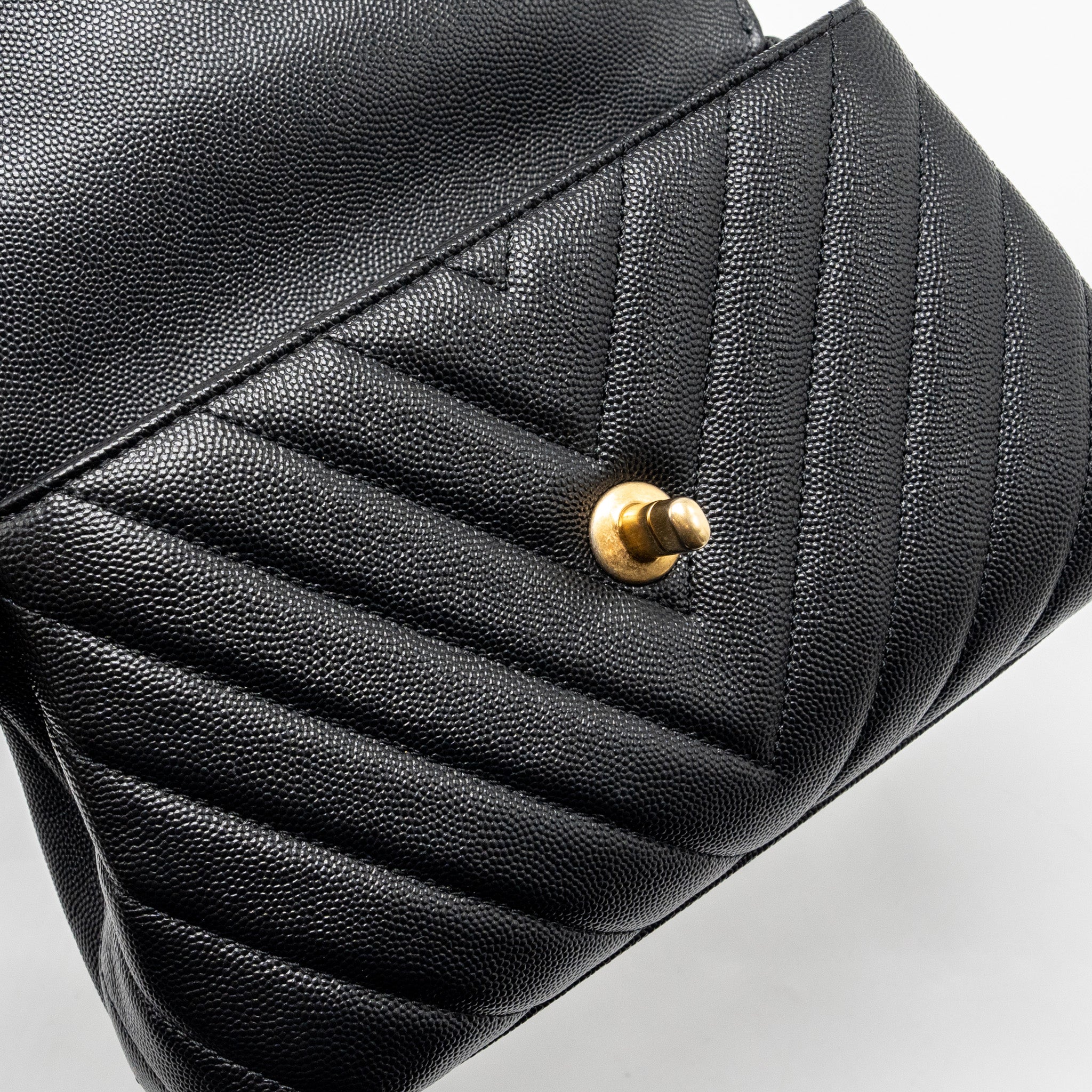 CHANEL SMALL COCO HANDLE CHEVRON CAVIAR WITH LIZARD EMBOSSED HANDLE BLACK/ BURGUNDY GHW