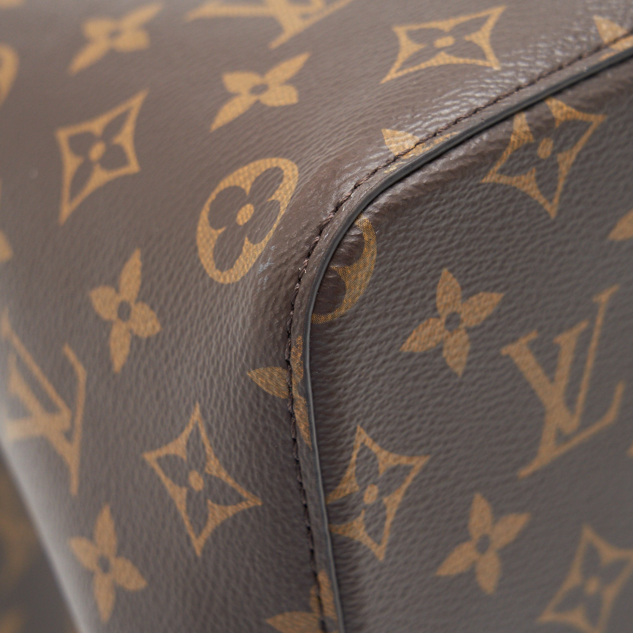 LOUIS VUITTON NEO NOE MONOGRAM CANVAS / BLACK
