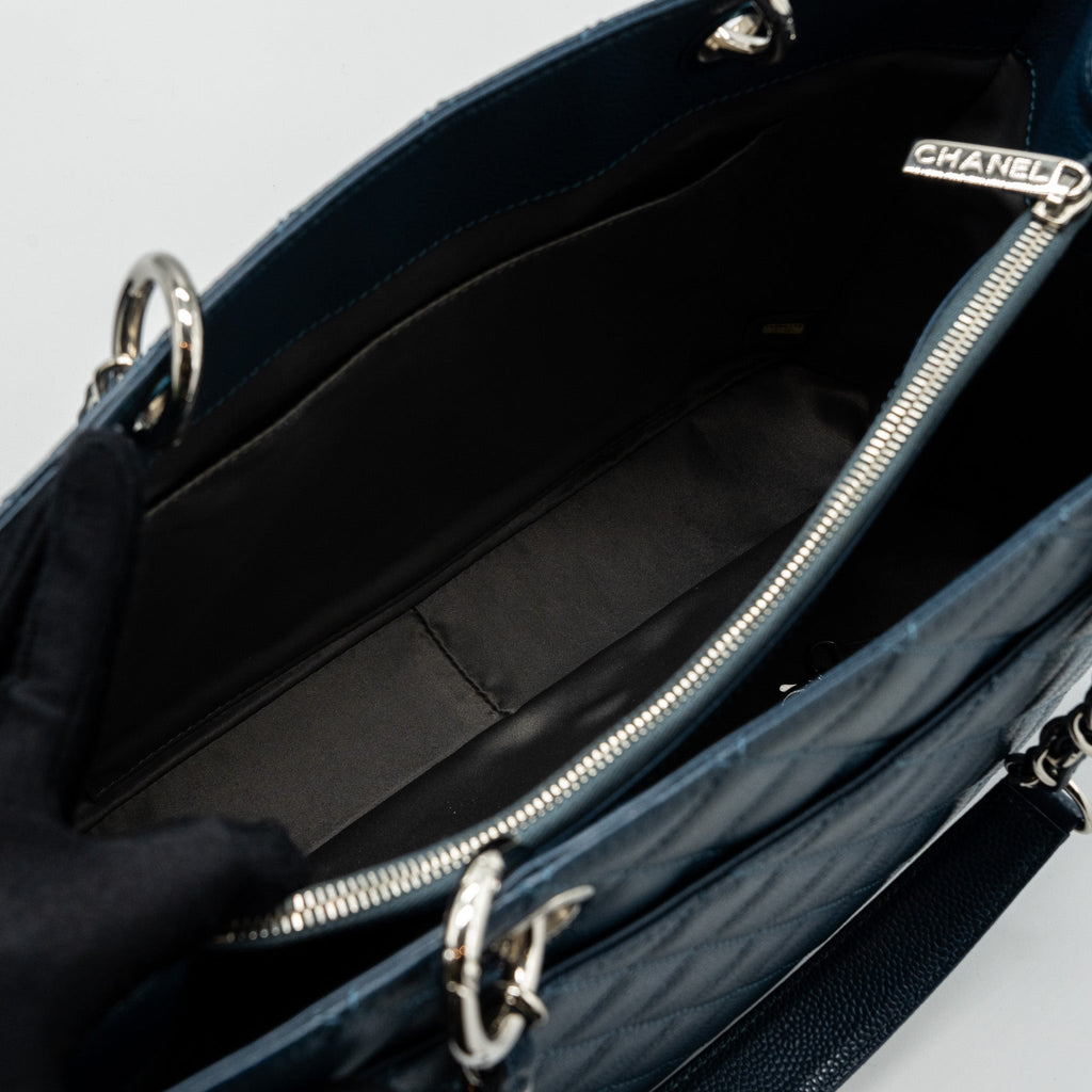 CHANEL GRAND SHOPPING TOTE/ GST CAVIAR DARK BLUE SHW