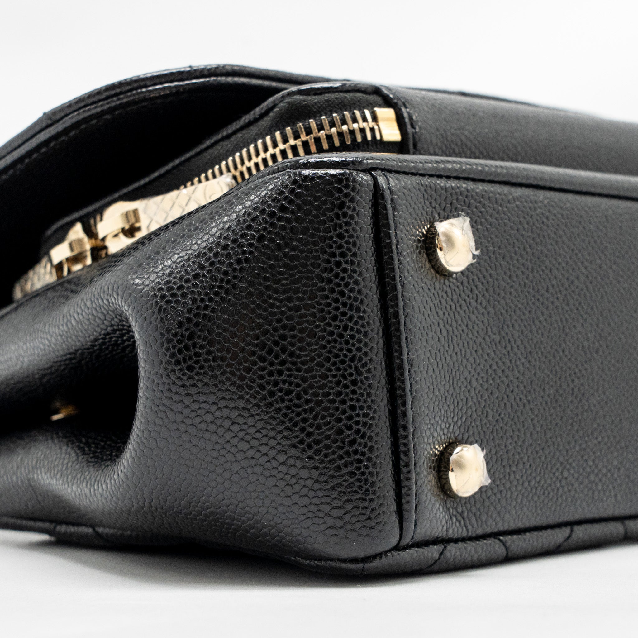 CHANEL SMALL BUSINESS AFFINITY CAVIAR BLACK LGHW (MICROCHIP)