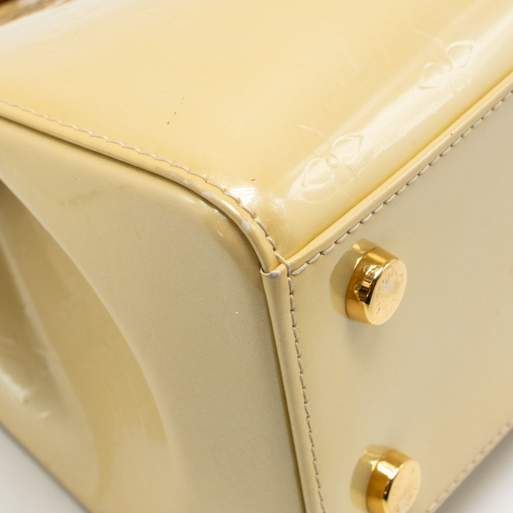 LOUIS VUITTON VERNIS BREA MM PATENT MONOGRAM LIGHT BEIGE GHW
