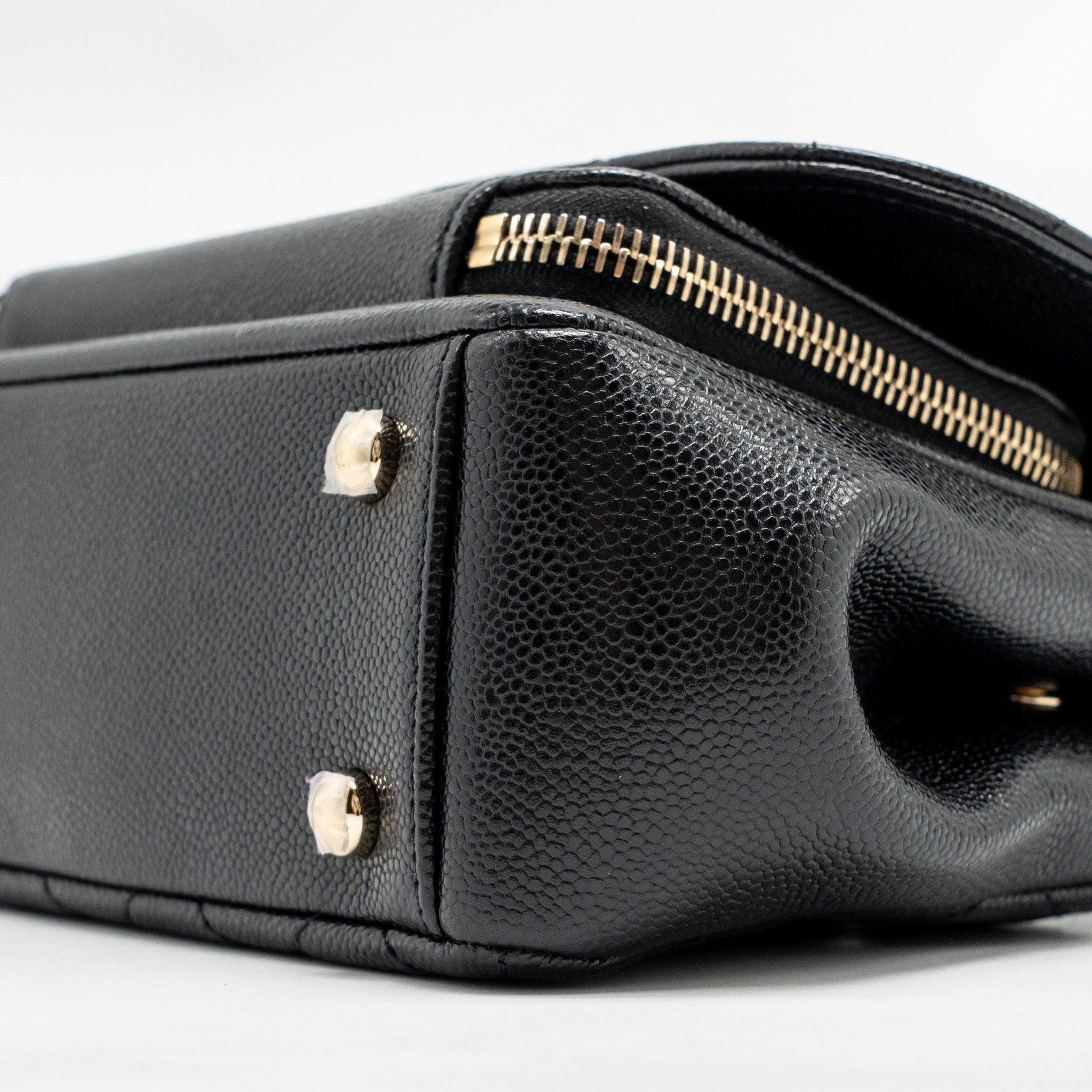 CHANEL SMALL BUSINESS AFFINITY CAVIAR BLACK LGHW (MICROCHIP)
