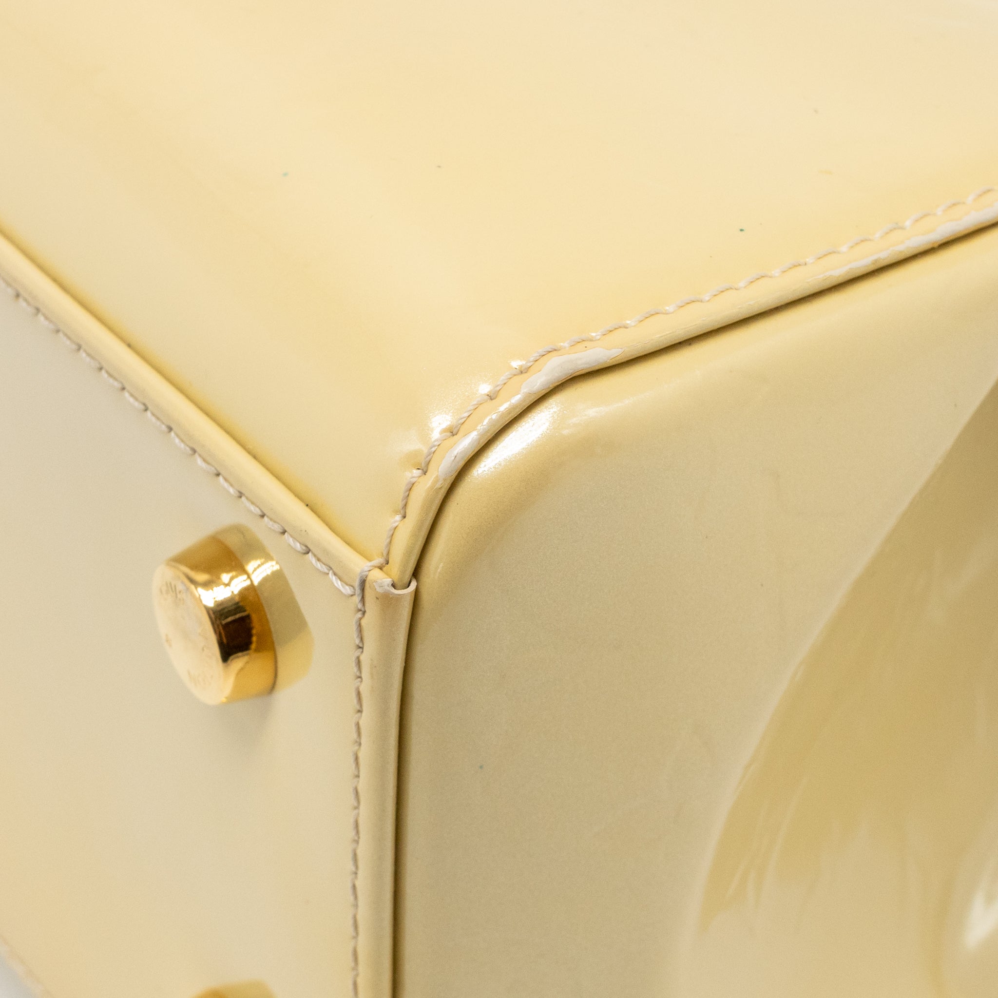 LOUIS VUITTON VERNIS BREA MM PATENT MONOGRAM LIGHT BEIGE GHW