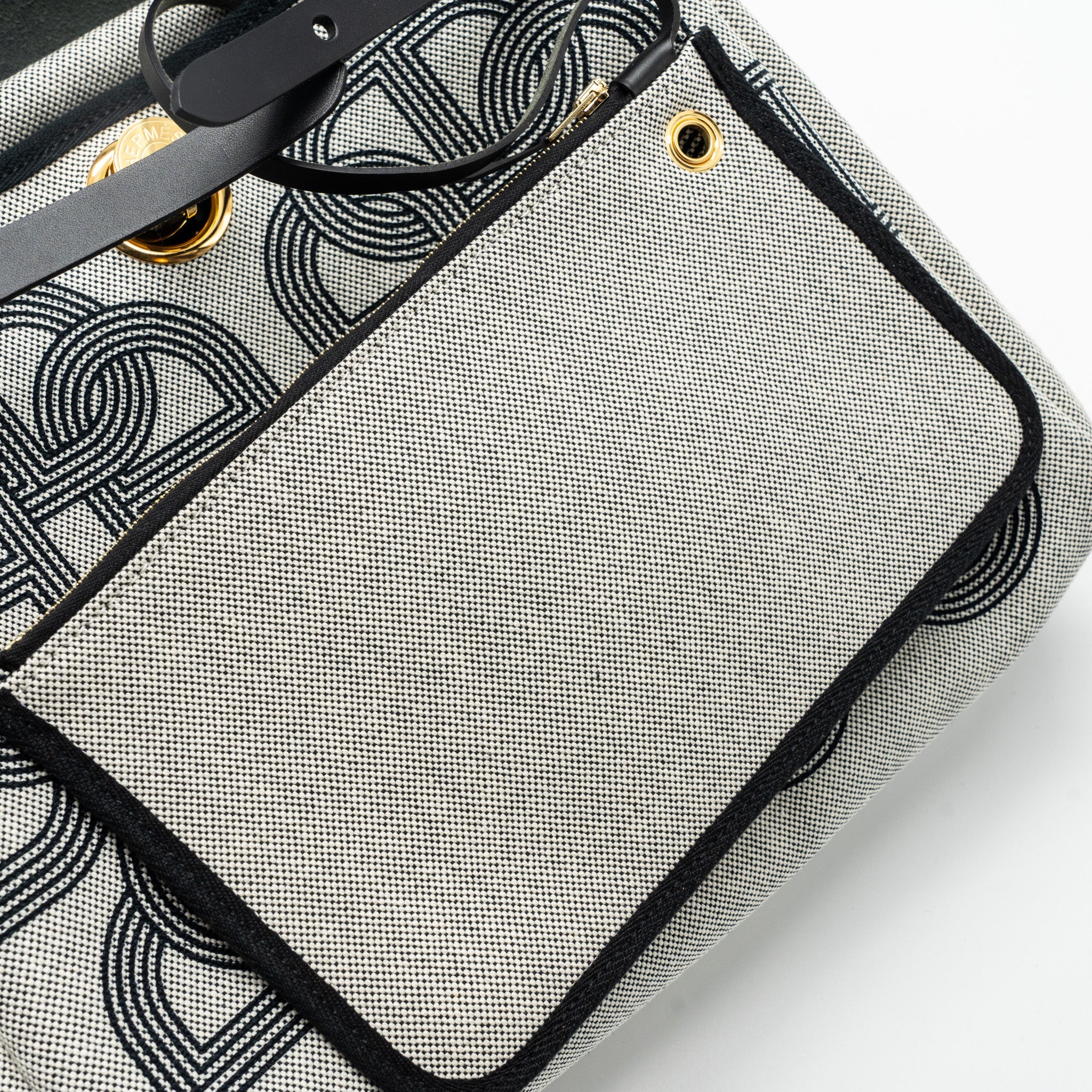 HERMES HERBAG 31 ZIP BAG TOILE H PLUME CANVAS/ HUNTER LEATHER BLACK / ECRU GHW