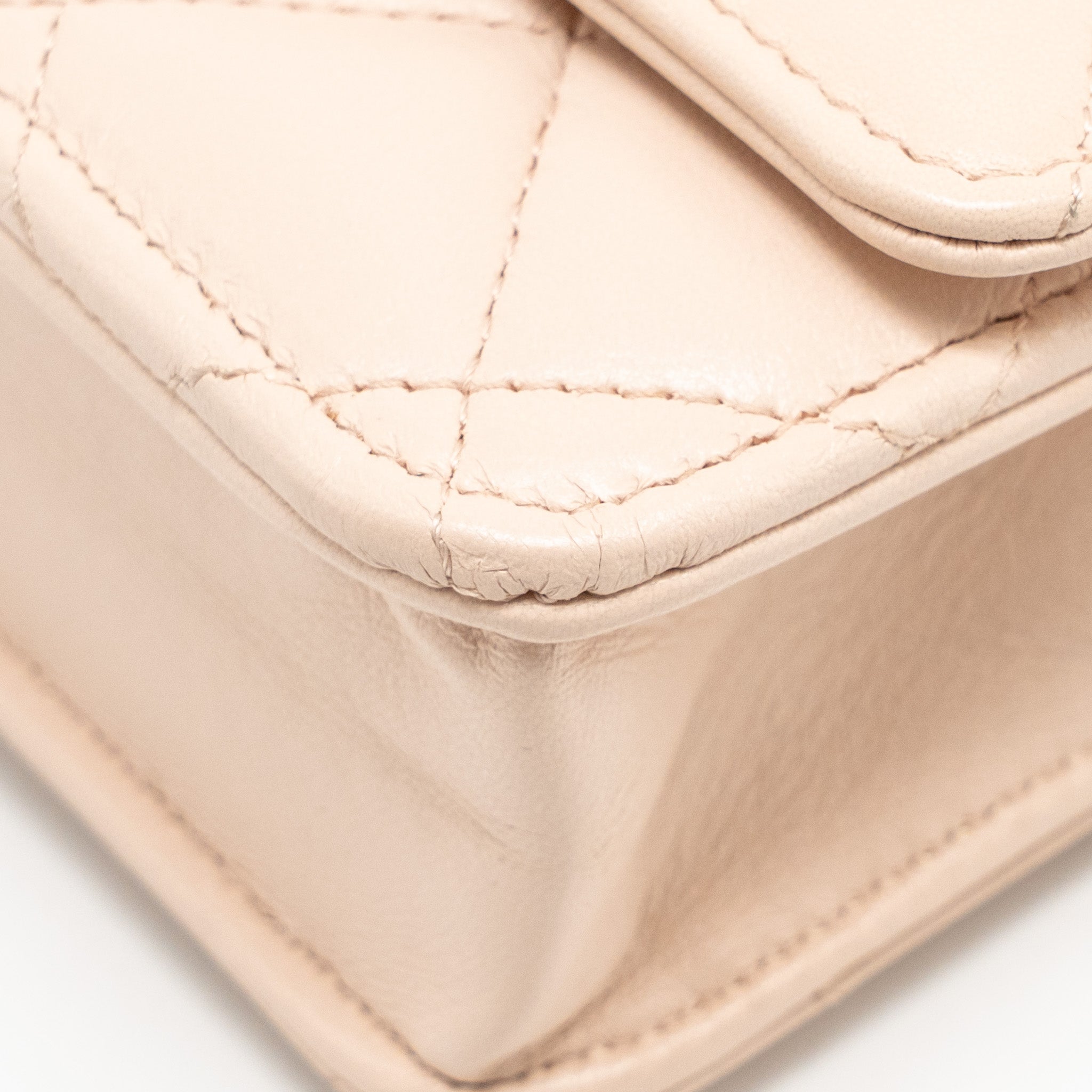 CHANEL PEARL CRUSH WALLET ON CHAIN LAMBSKIN LIGHT PINK GHW (MICROCHIP)