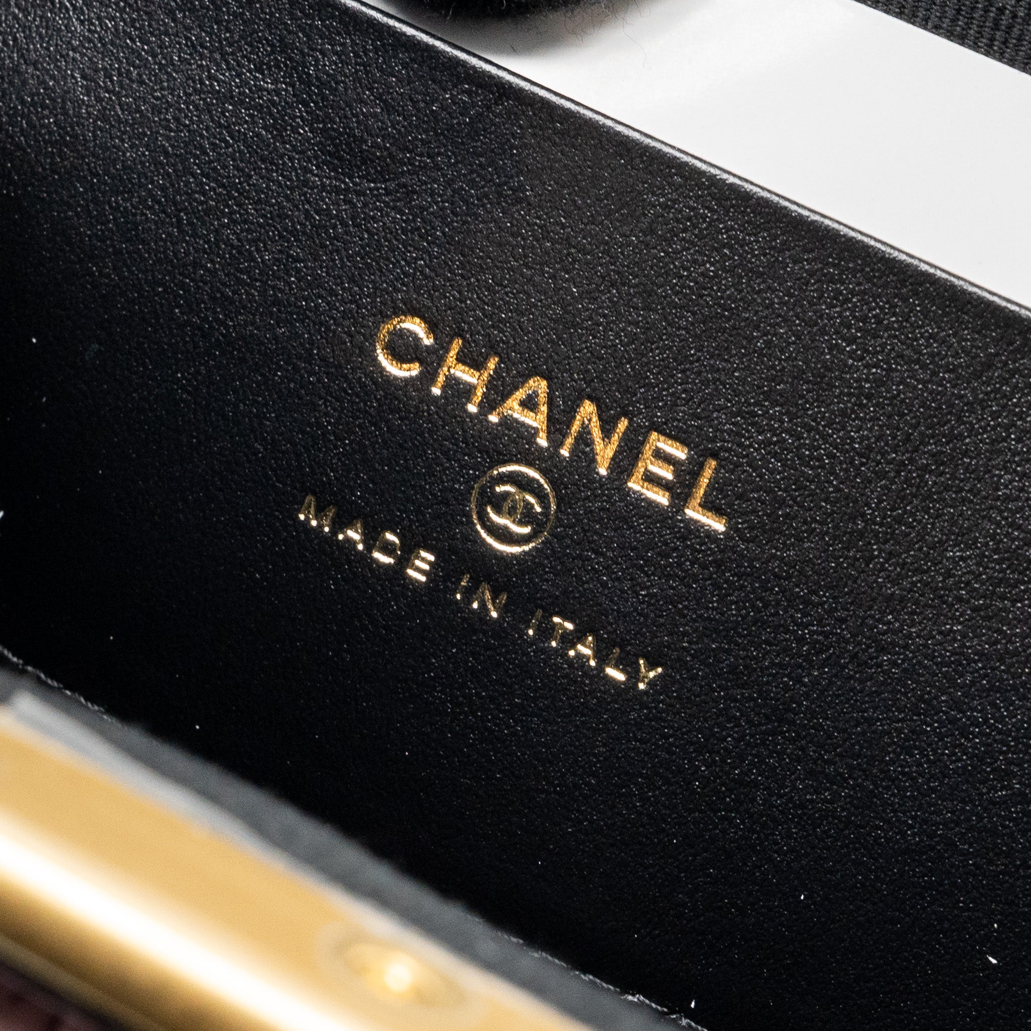 CHANEL 24A BOWKNOT CLUTCH WITH CHAIN PATENT CRUMPLED LAMBSKIN/SHINY LAMBSKIN BLACK/PINK GHW (MICROCHIP)