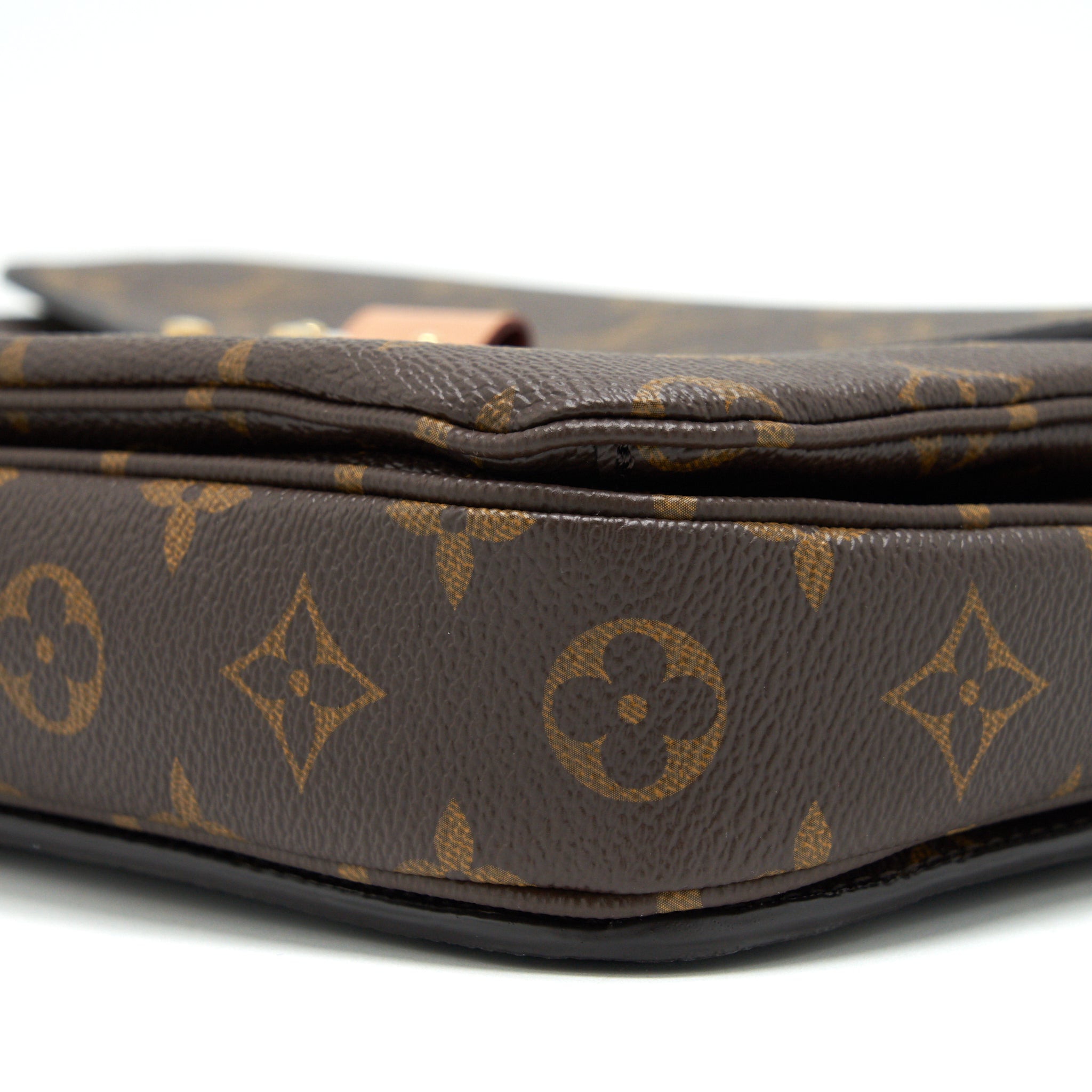 LOUIS VUITTON POCHETTE METIS MONOGRAM CANVAS GHW