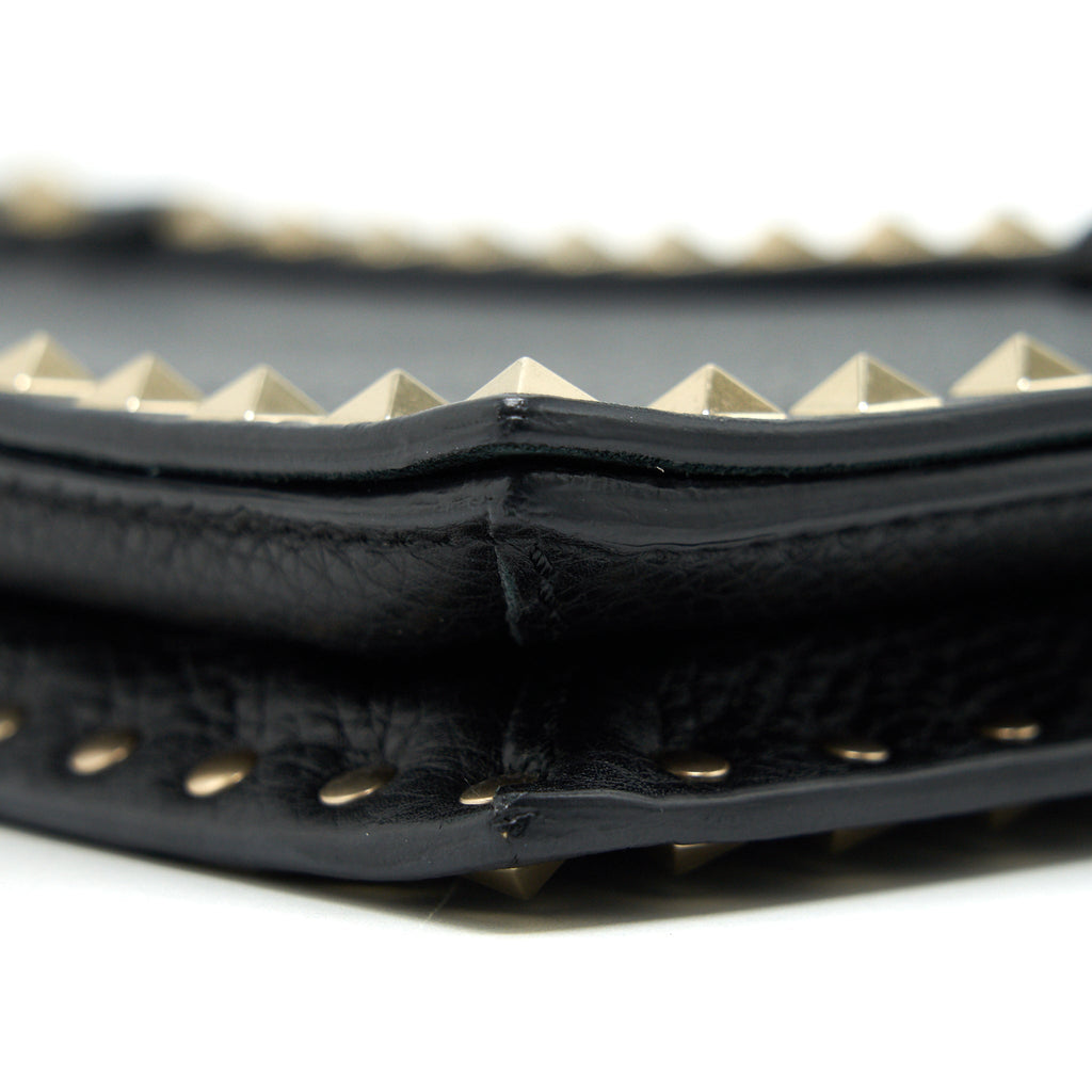 VALENTINO GARAVANI ROCKSTUD LEATHER CLUTCH BLACK