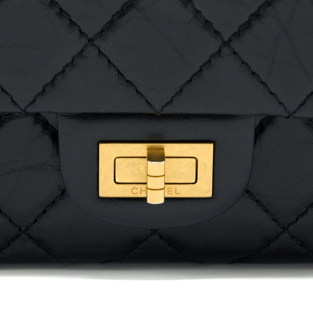 CHANEL 2.55 REISSUE 226 AGED CALFSKIN BLACK BRUSHED GHW (MICROCHIP)