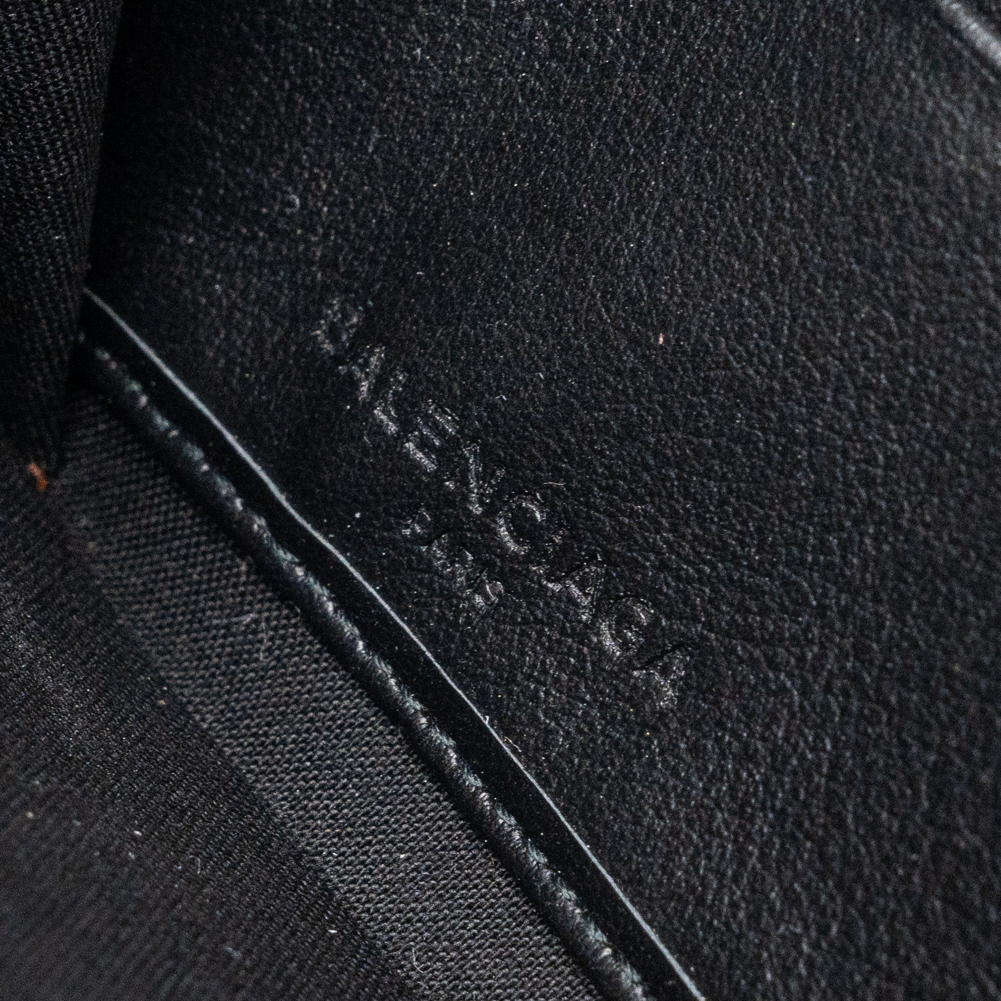 BALENCIAGA LOGO LONG ZIP WALLET CALFSKIN BLACK SHW