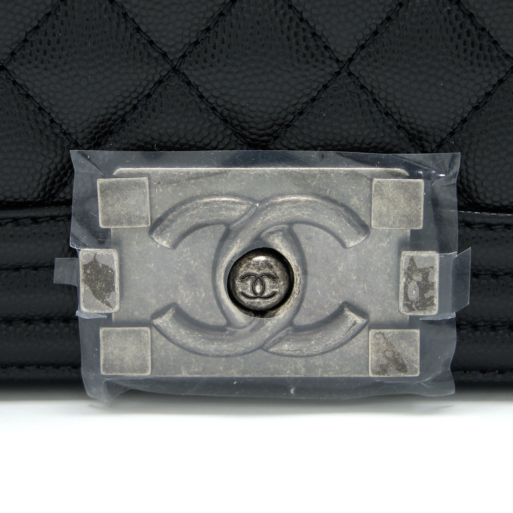 CHANEL SMALL BOY BAG CAVIAR BLACK RUTHENIUM SHW (MICROCHIP)