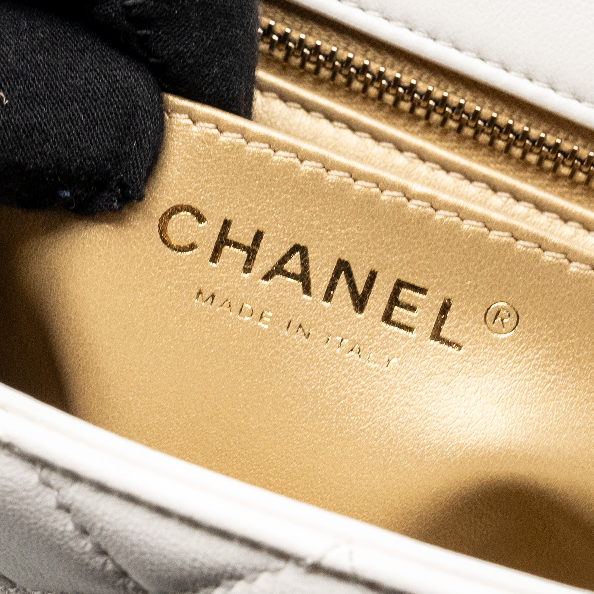 CHANEL 23C PEARL CRUSH MINI RECTANGULAR FLAP BAG LAMBSKIN WHITE LGHW (MICROCHIP)