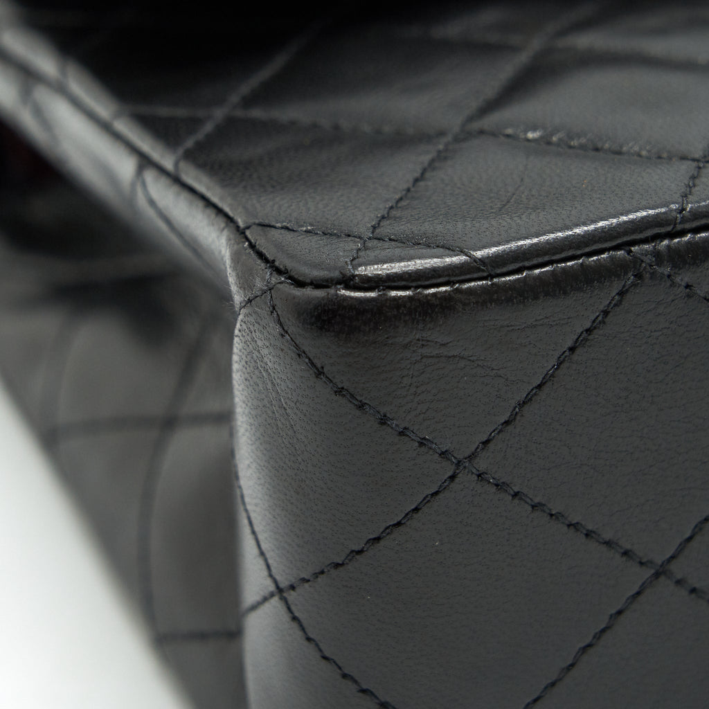 CHANEL VINTAGE CLASSIC FLAP MEDIUM IN BLACK GHW