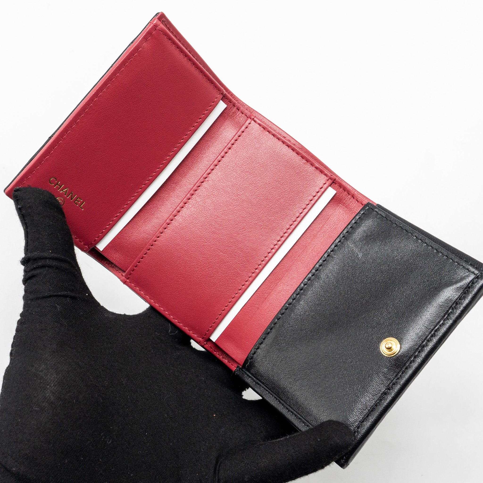 CHANEL 19 COMPACT WALLET LAMBSKIN BLACK GHW (MICROCHIP)