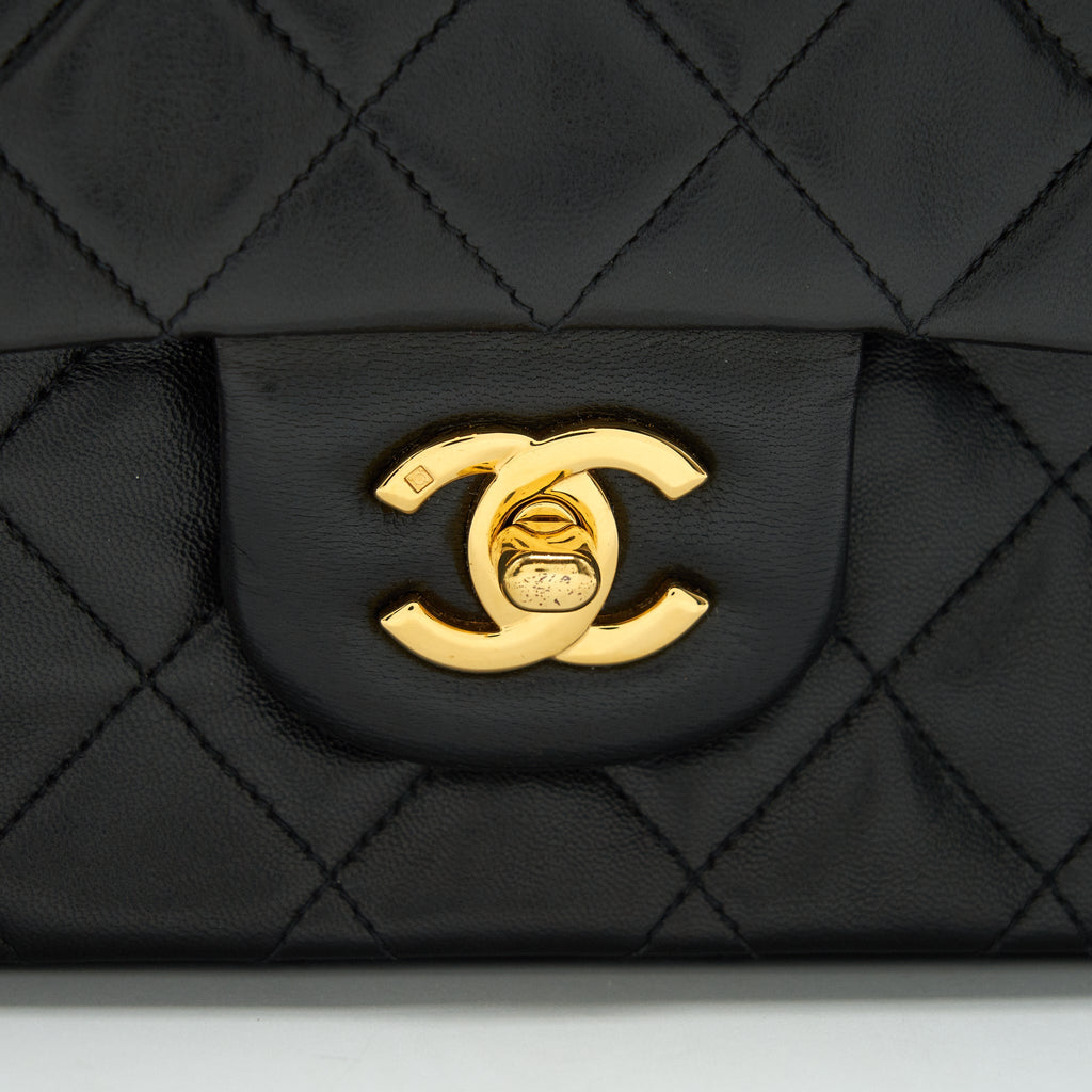 CHANEL VINTAGE CLASSIC FLAP MEDIUM IN BLACK GHW