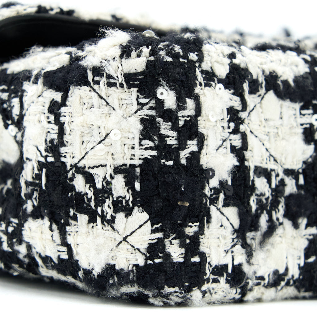 CHANEL CLASSIC DOUBLE FLAP BAG TWEED BLACK/WHITE SHW