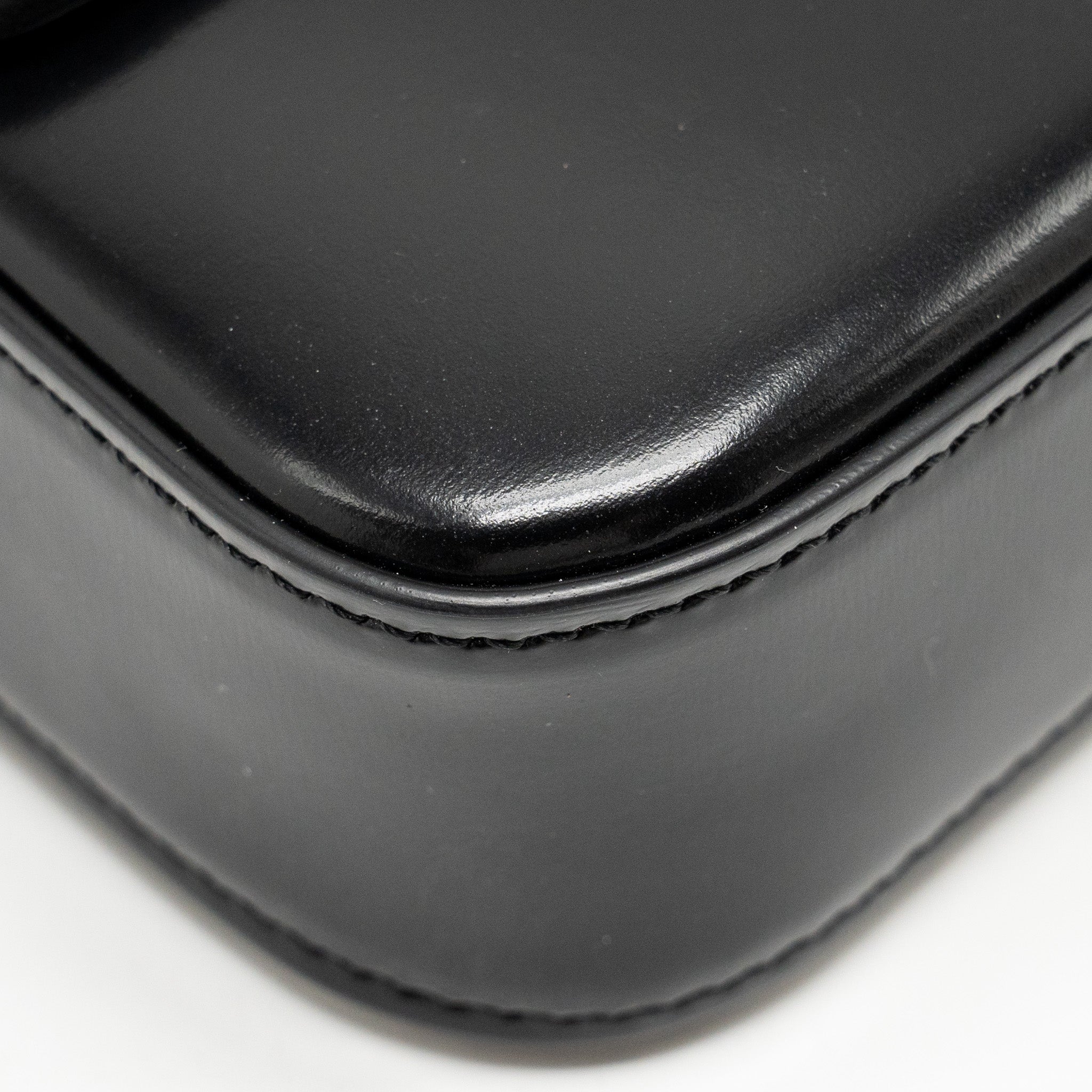 CELINE TRIOMPHE CHAIN SHOULDER BAG SHINY CALFSKIN BLACK GHW