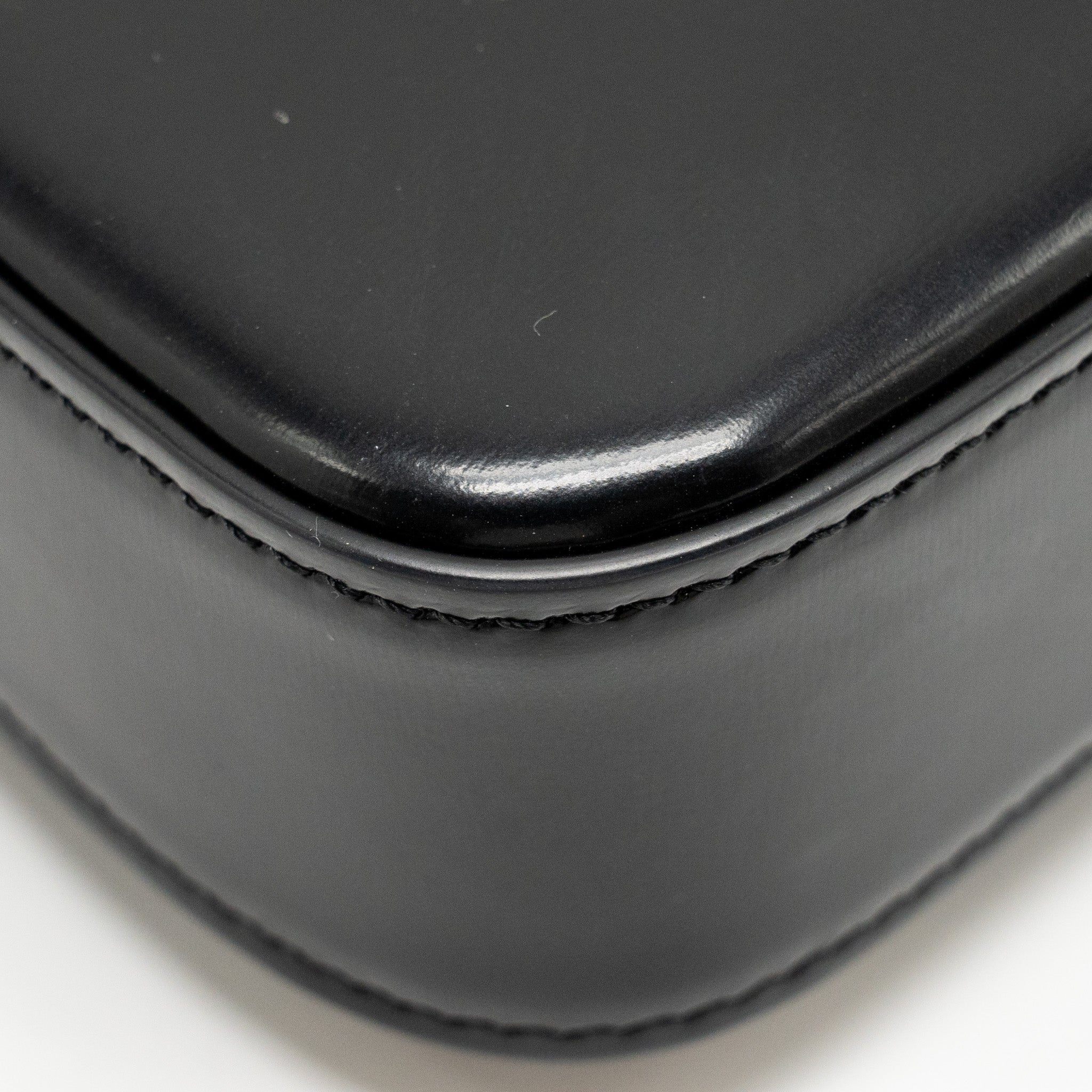 CELINE TRIOMPHE CHAIN SHOULDER BAG SHINY CALFSKIN BLACK GHW