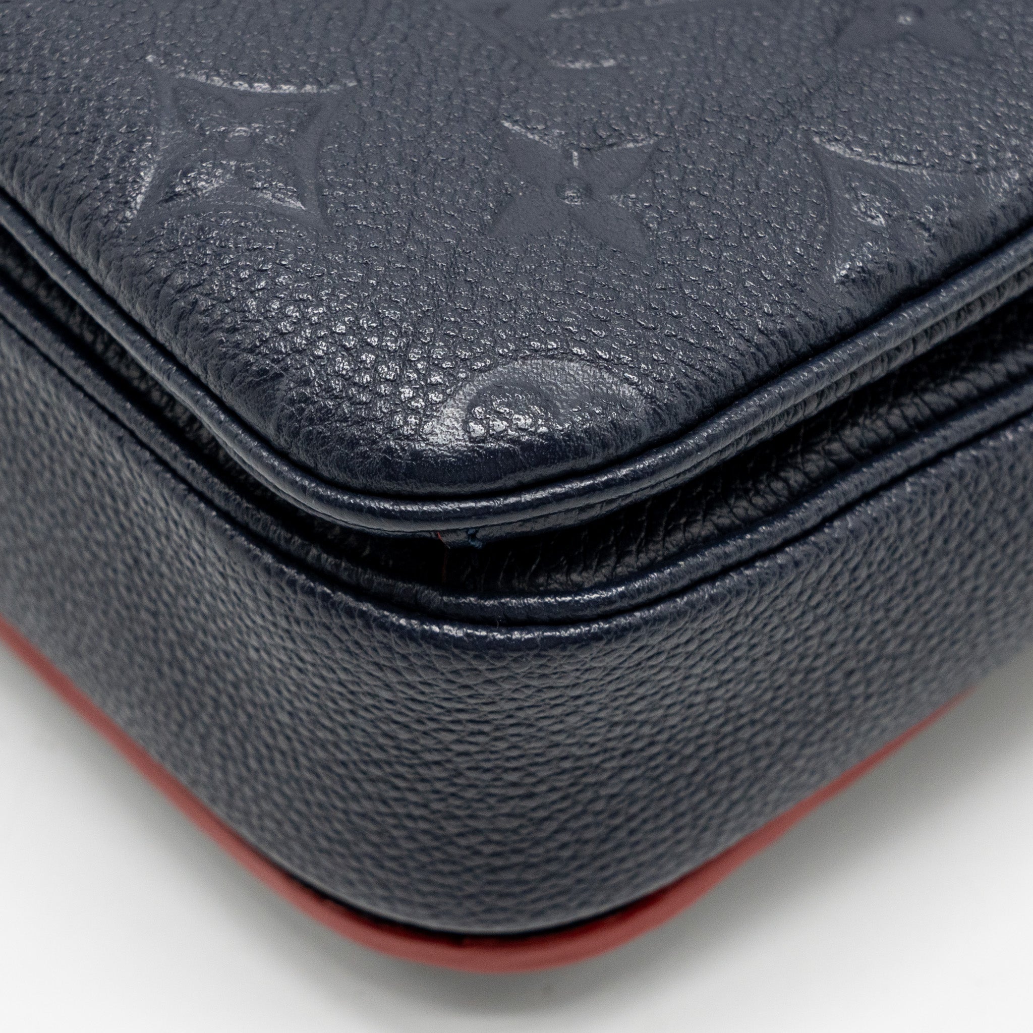 LOUIS VUITTON POCHETTE METIS MONOGRAM EMPREINTE MARINE/ROUGE GHW