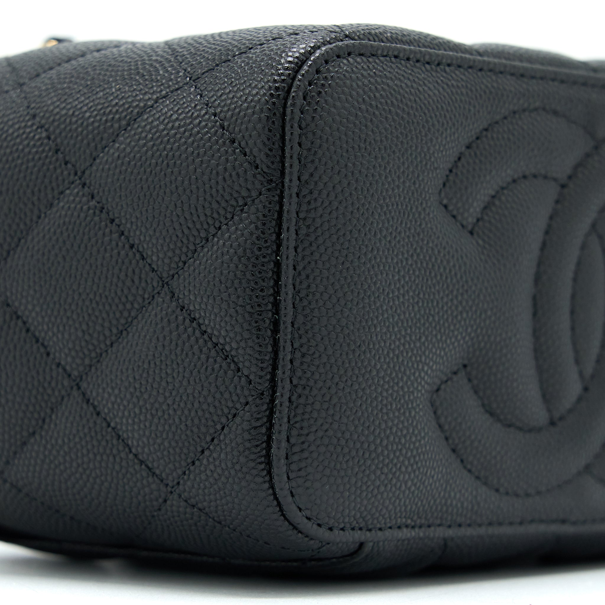 CHANEL 23C LONG VANITY WITH CHAIN CAVIAR BLACK LGHW
