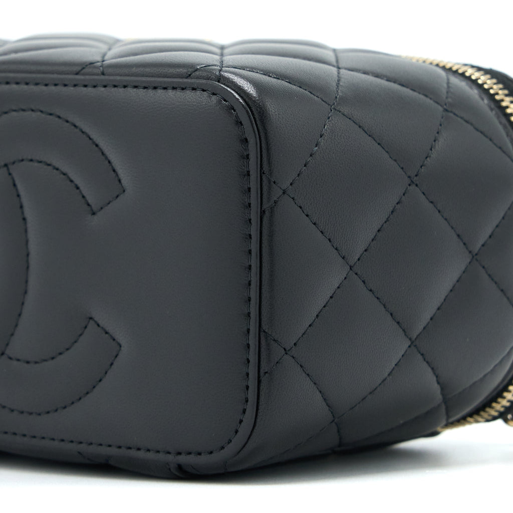 CHANEL 22A TOP HANDLE LONG VANITY WITH CHAIN LAMBSKIN BLACK LGHW