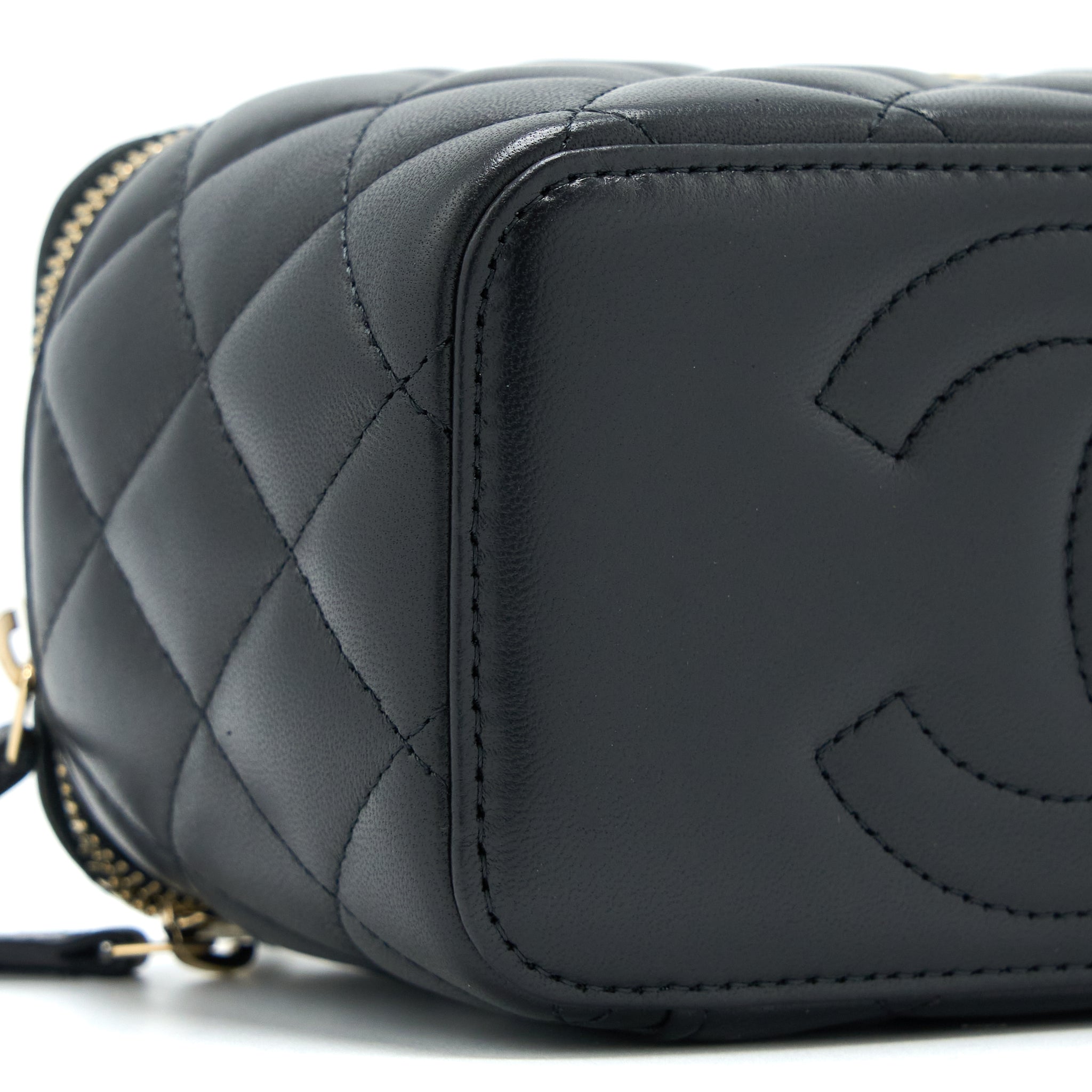 CHANEL 22A TOP HANDLE LONG VANITY WITH CHAIN LAMBSKIN BLACK LGHW
