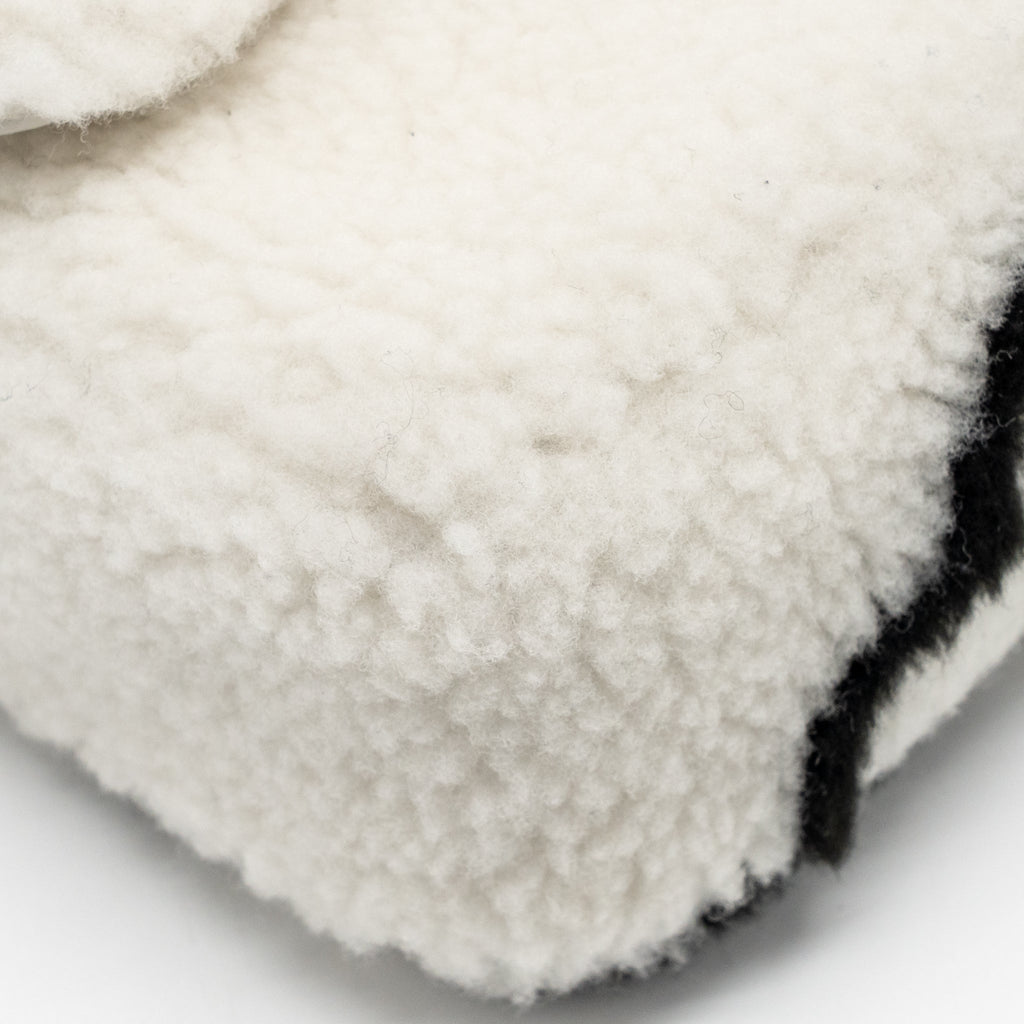 CHANEL 22A FLUFFY CAMELLIA FLAP BAG SHEARLING WHITE SHW (MICROCHIP)