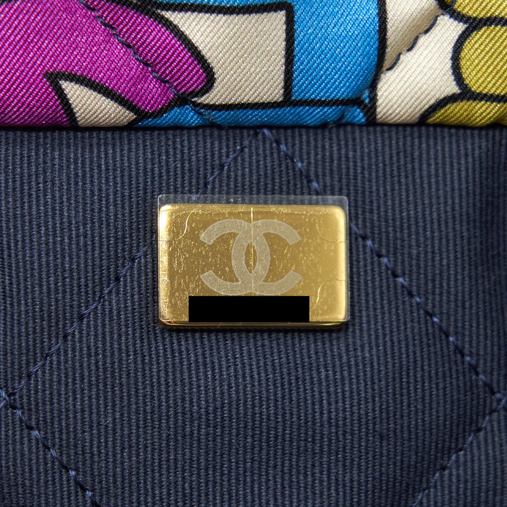 CHANEL 21K PRINTED BARRICADES QUILTED LOGO SHOPPING TOTE BAG MULTICOLOUR LGHW