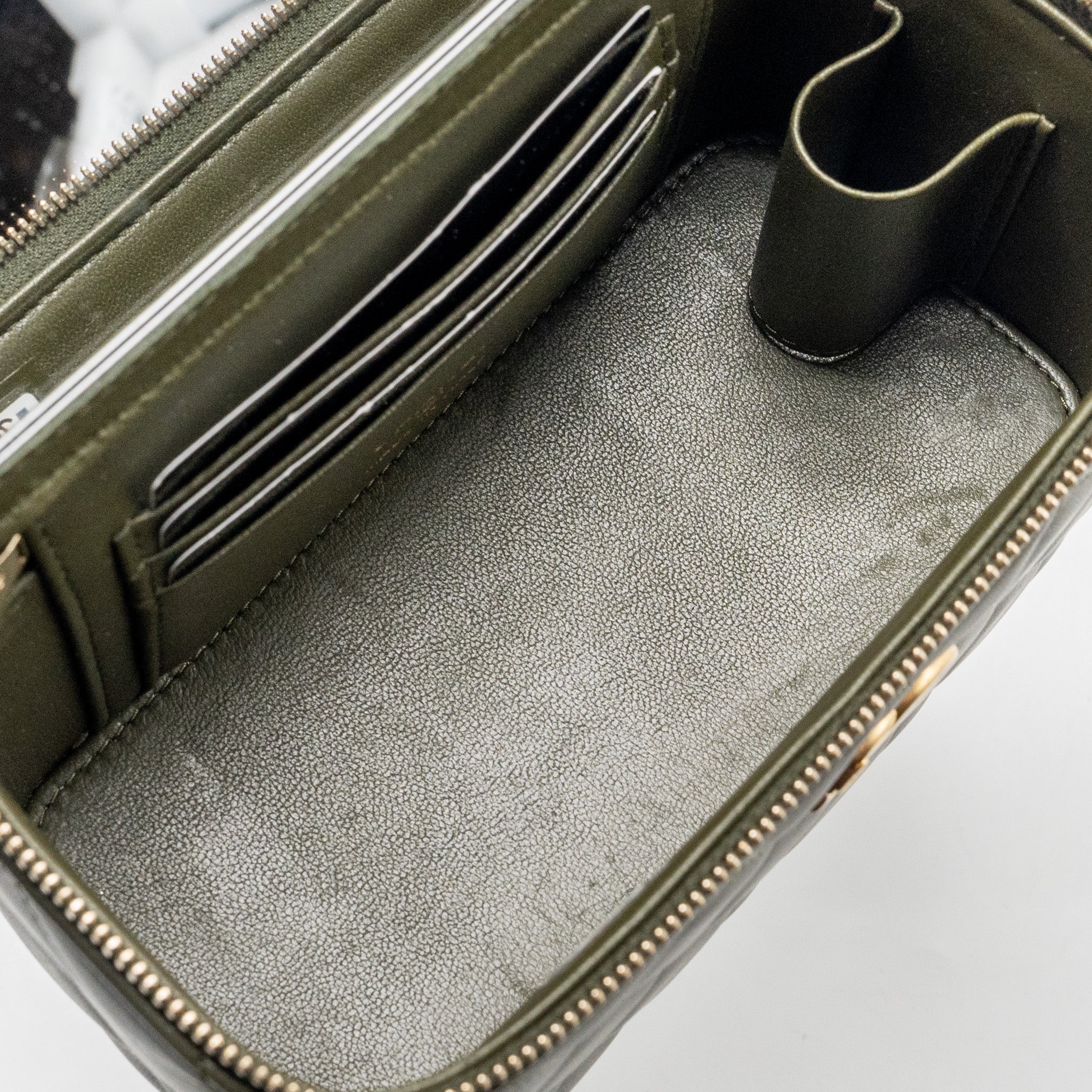 CHANEL DETAIL TOP HANDLE LONG VANITY WITH CHAIN LAMBSKIN DARK GREEN GHW (MICROCHIP)