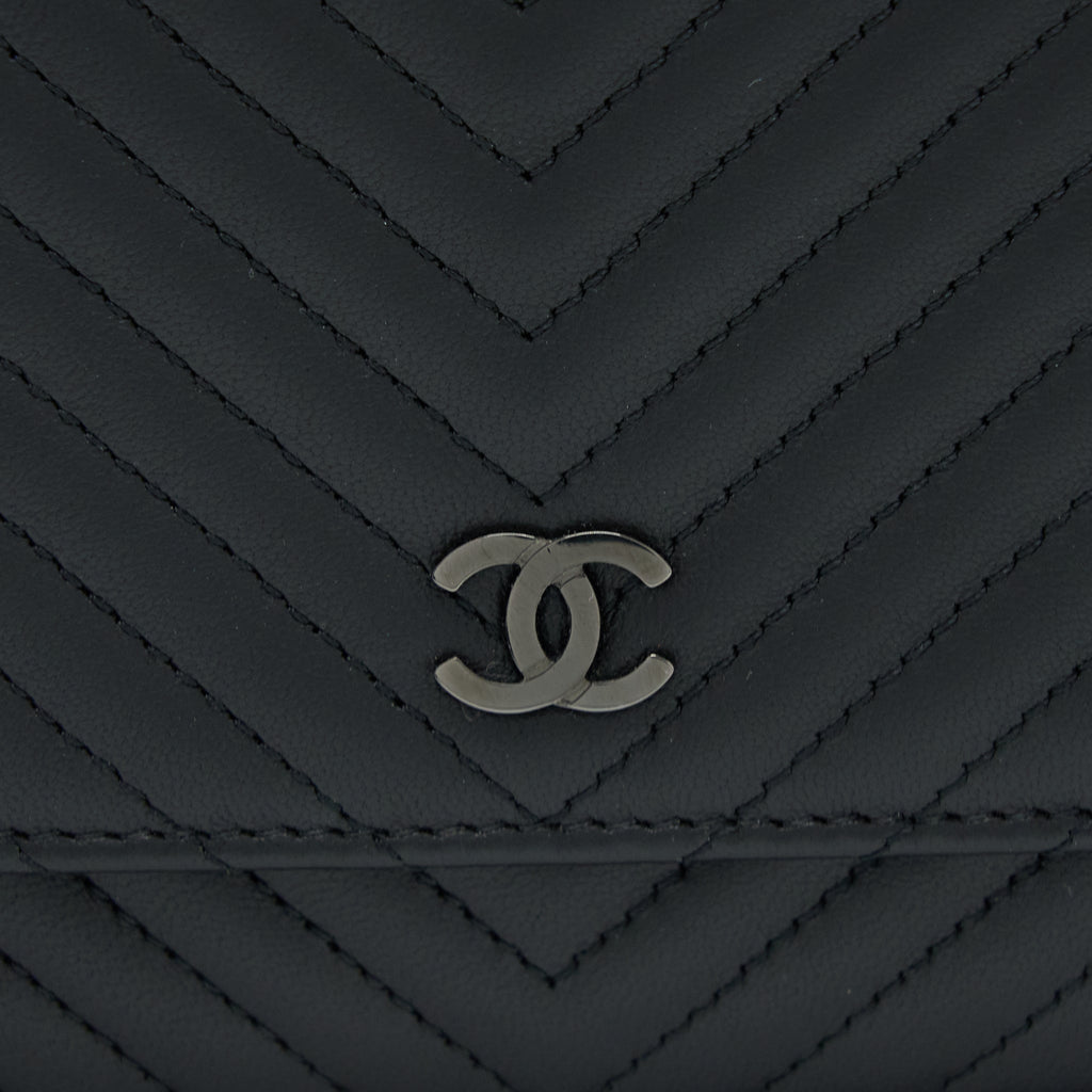 CHANEL CHEVRON WALLET ON CHAIN BLACK WITH BLACK HARDWARE