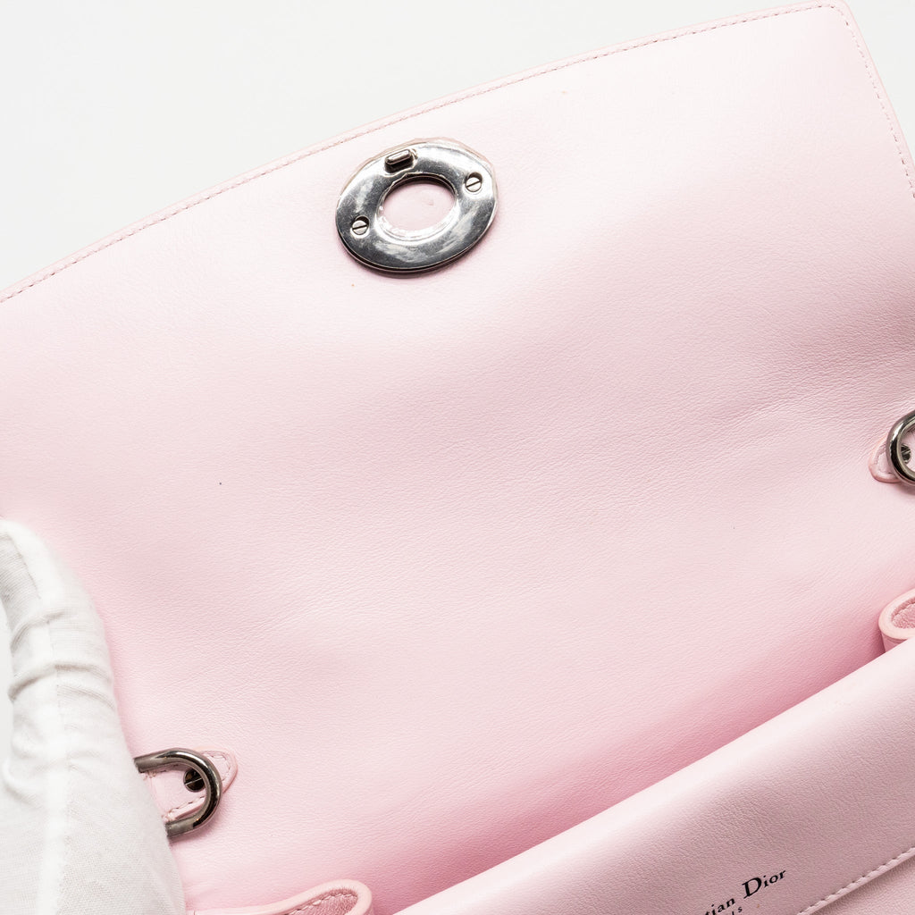 DIOR MEDIUM BE DIOR FLAP BAG CALFSKIN/METALLIC PATENT PINK SHW