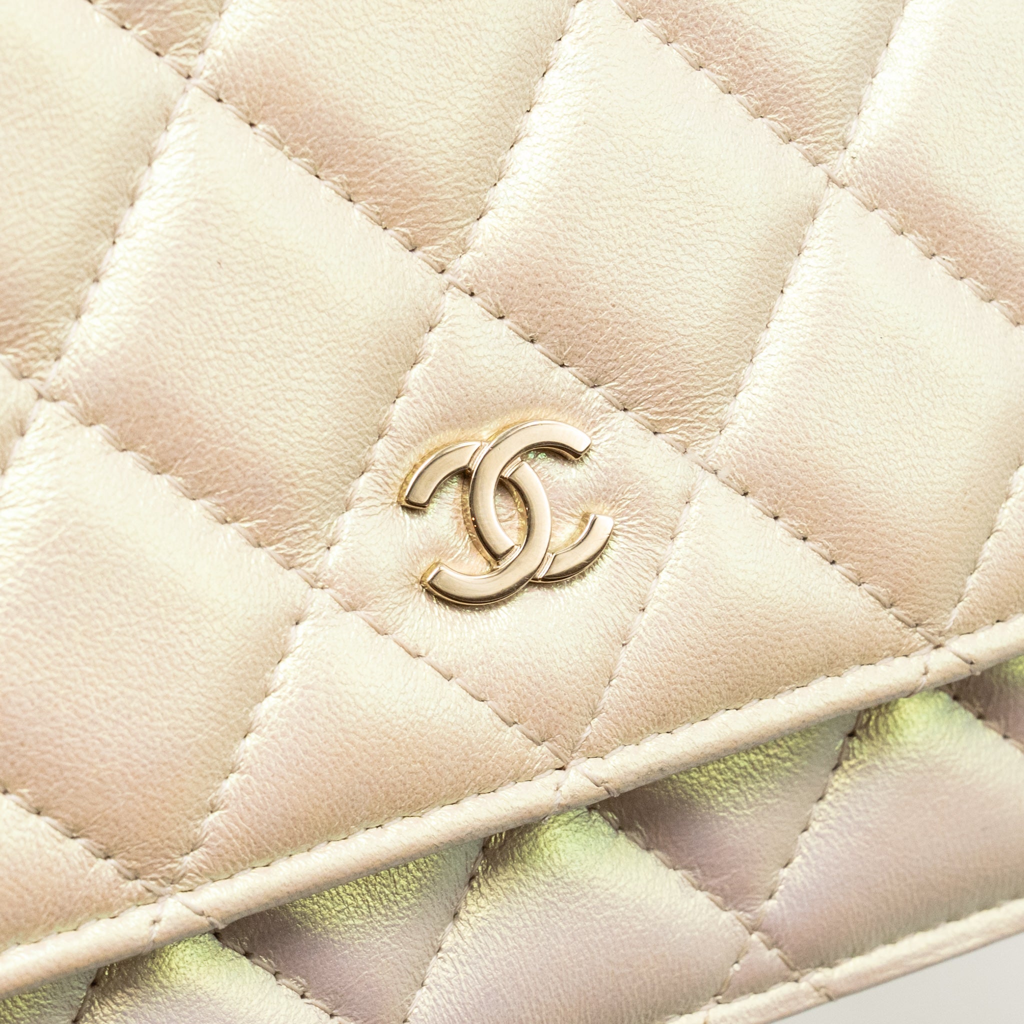 CHANEL WALLET ON CHAIN LAMBSKIN IRIDESCENT IVORY LGHW