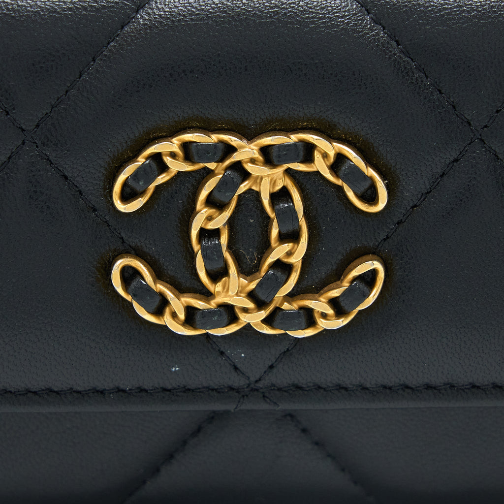 CHANEL 19 FLAP CARD HOLDER WITH CHAIN LAMBSKIN BLACK MULTICOLOUR HARDWARE