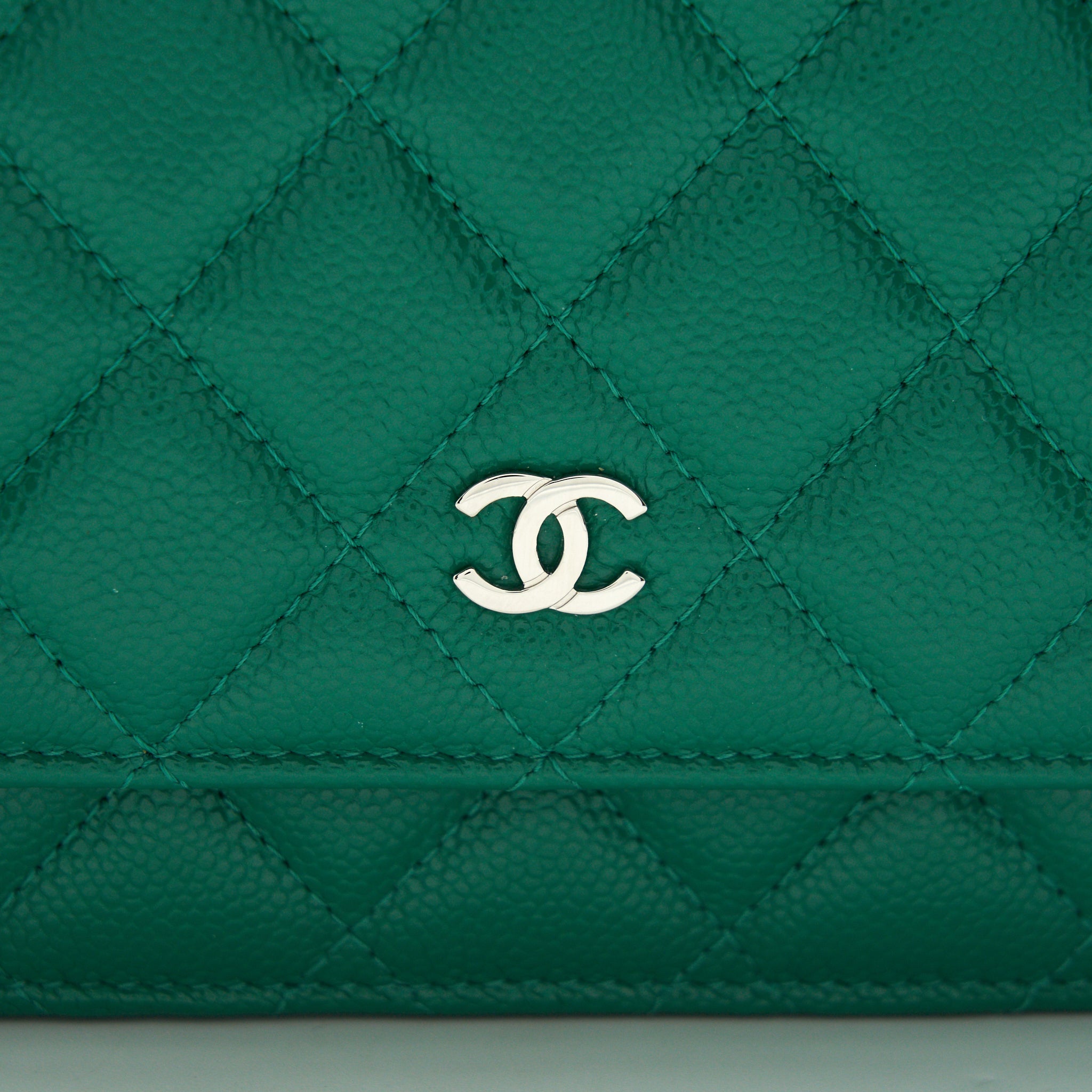 CHANEL CLASSIC WALLET ON CHAIN CAVIAR GREEN SHW