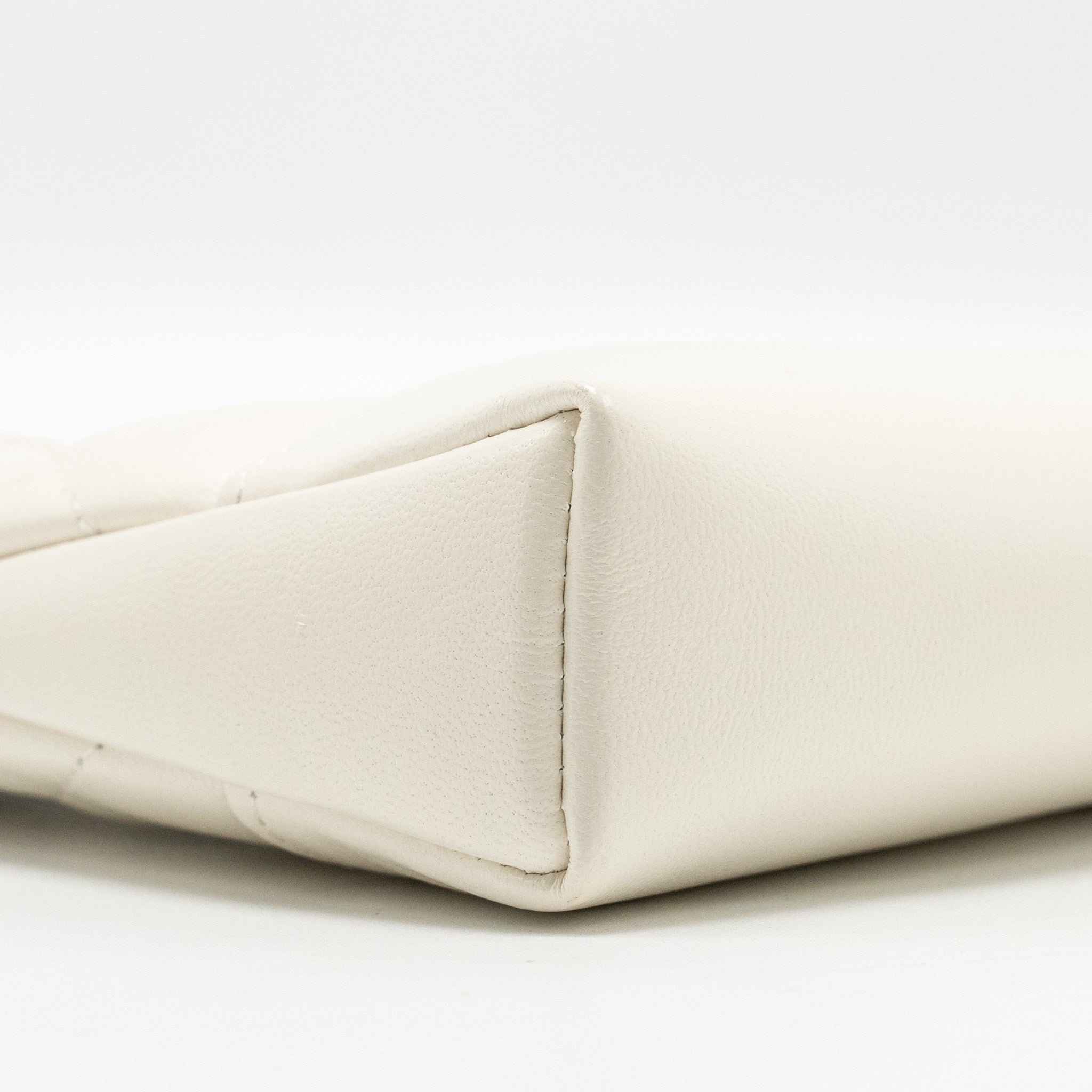 CHANEL MINI 31 CLUTCH WITH  CHAIN SHINY CALFSKIN WHITE LGHW (MICROCHIP)