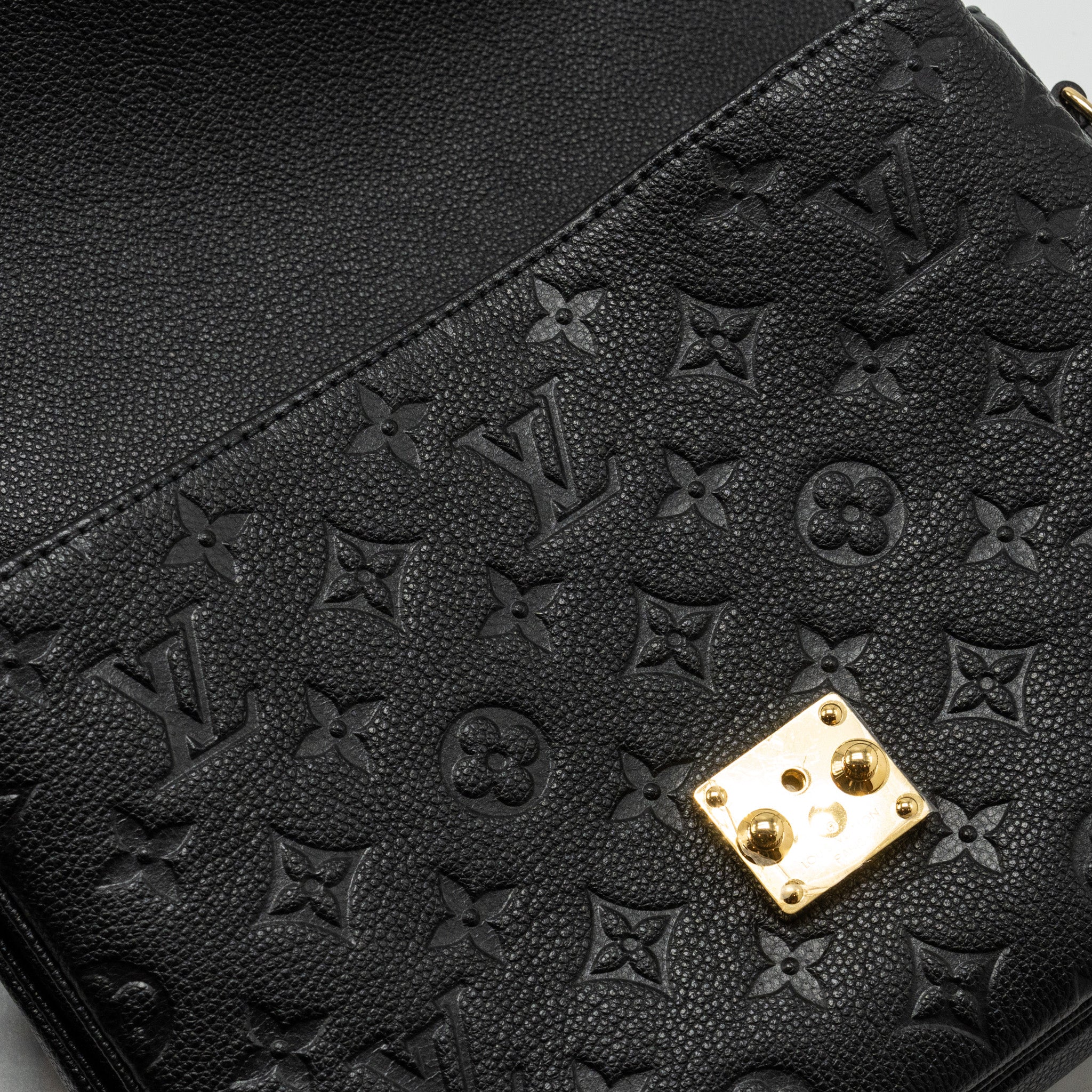 LOUIS VUITTON POCHETTE METIS MONOGRAM EMPREINTE BLACK GHW
