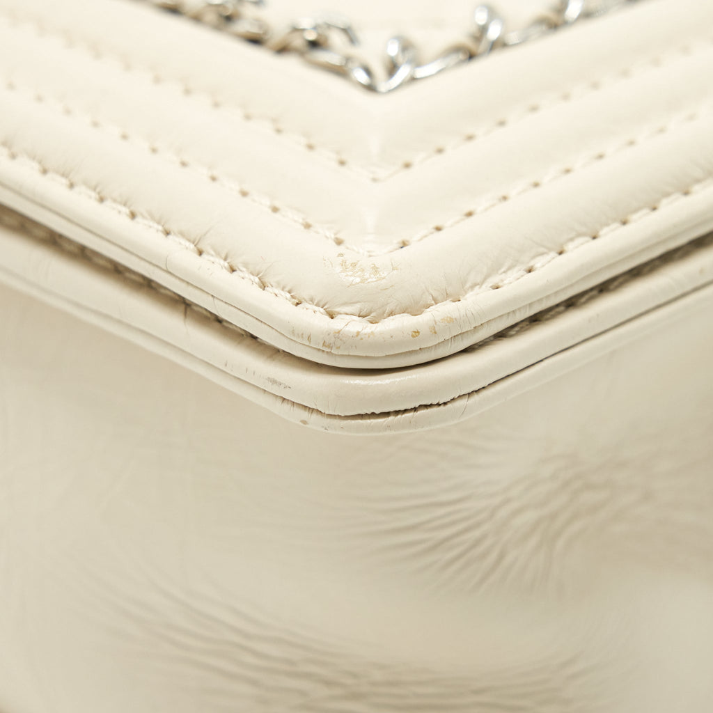 CHANEL MEDIUM BOY BAG CHEVRON LIMITED CALFSKIN IVORY SHW