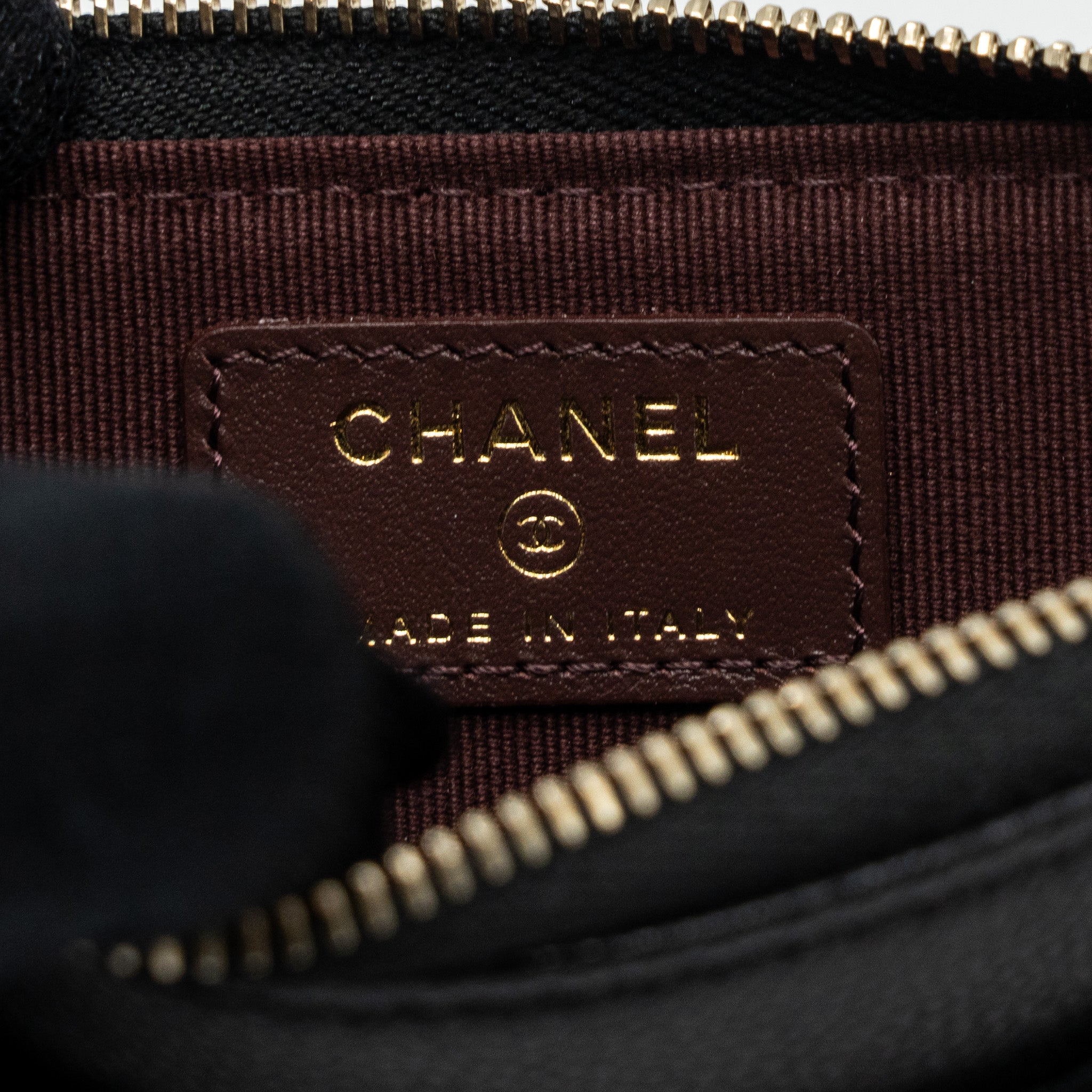 CHANEL L ZIPPER CARD HOLDER CAVIAR BLACK GHW (MICROCHIP )