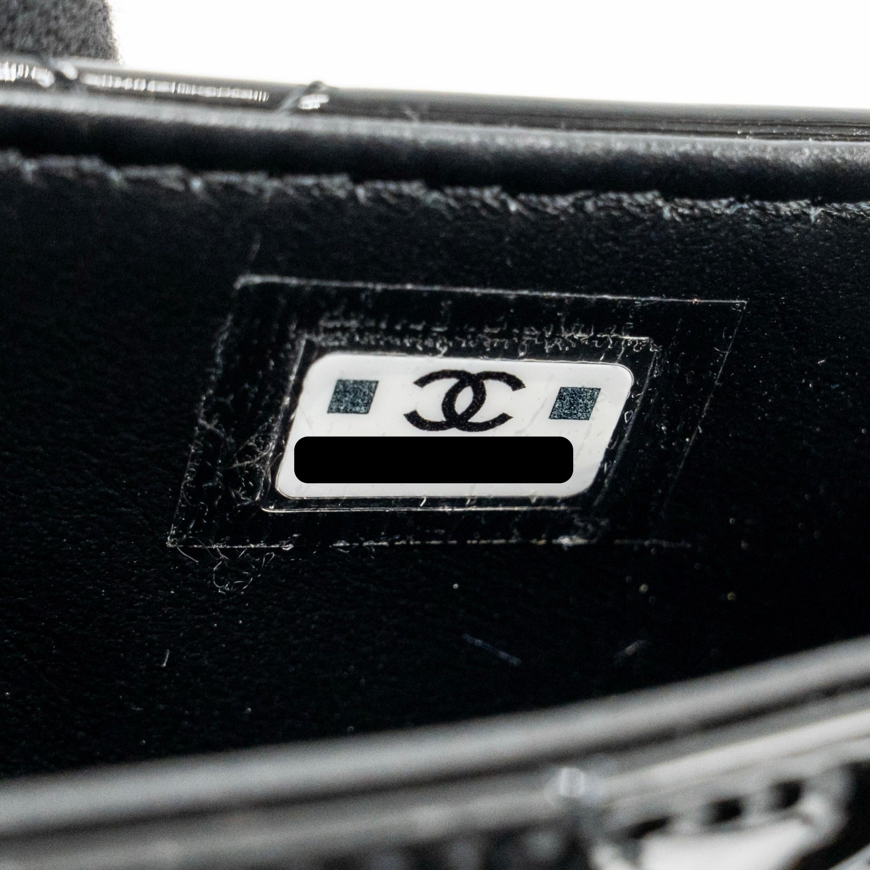 CHANEL ROUND CLUTCH PATENT LEATHER BLACK GHW (MICROCHIP)