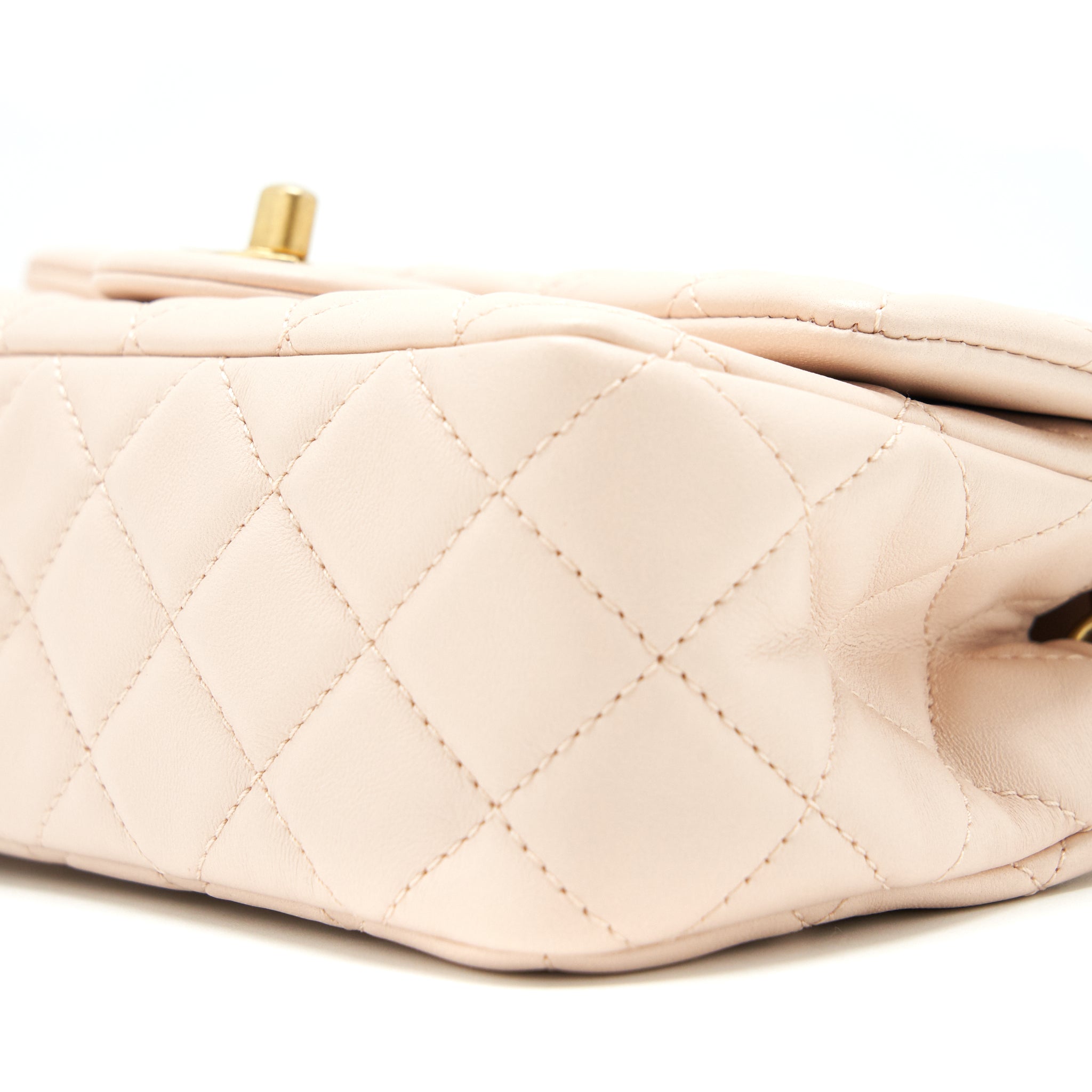 CHANEL 22C PEARL CRUSH MINI RECTANGULAR FLAP BAG LAMBSKIN LIGHT BERGE GHW (MICROCHIP)