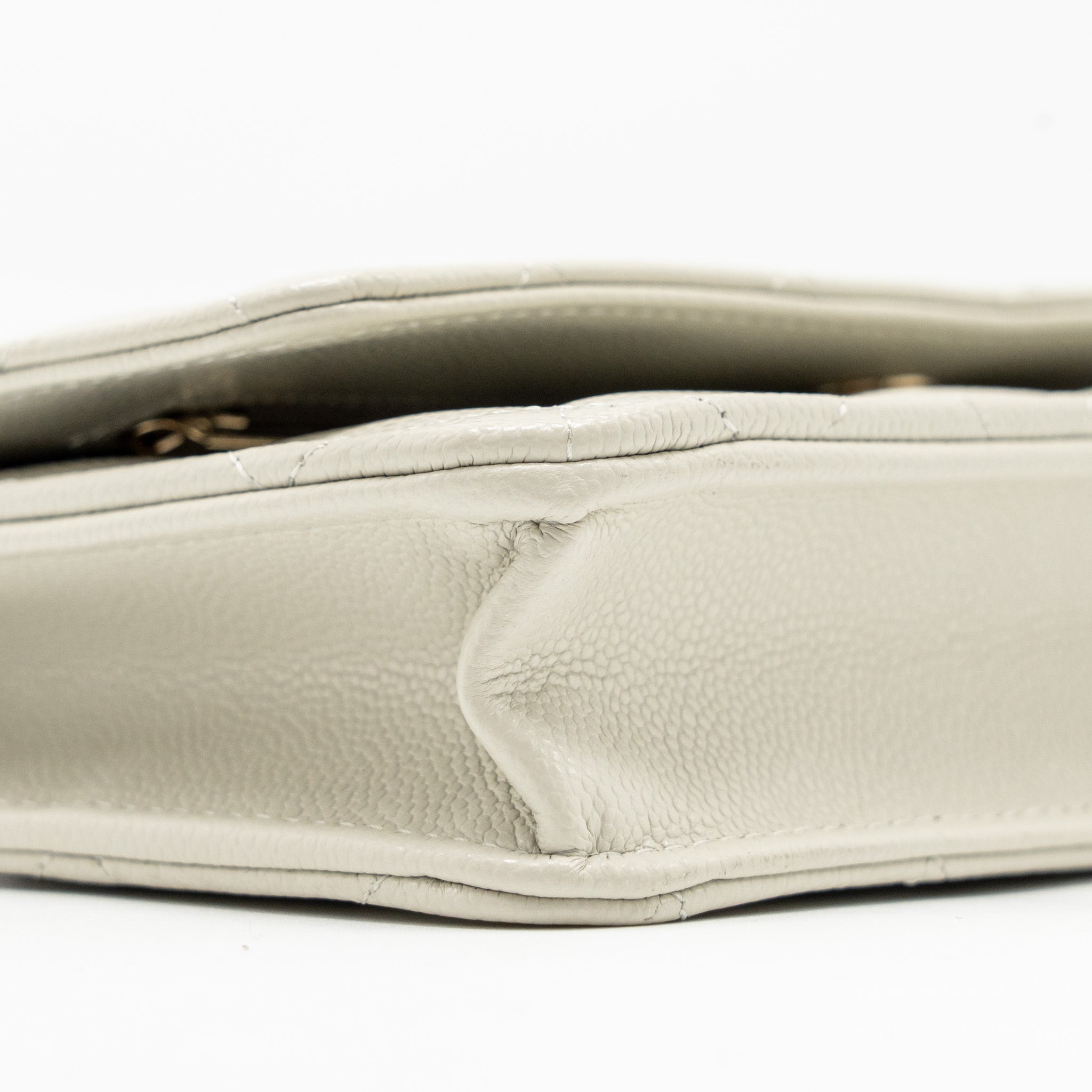 CHANEL CLASSIC WALLET ON CHAIN CAVIAR CREAMY WHITE LGHW(MICROCHIP)