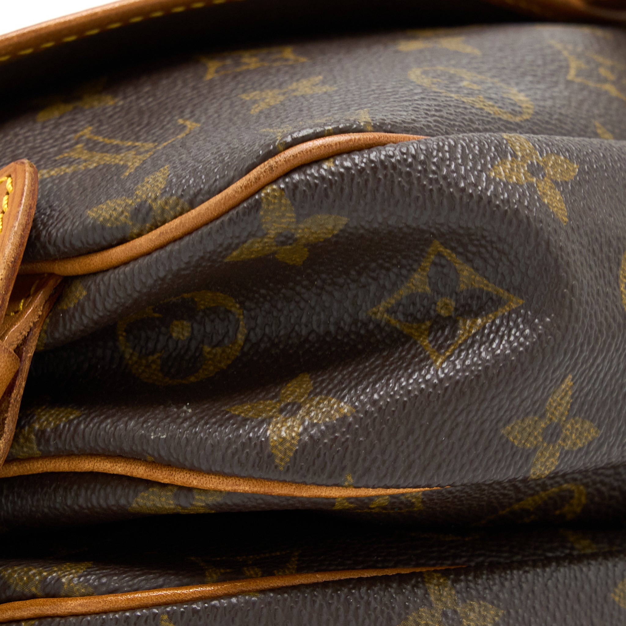 LOUIS VUITTON VINTAGE SAUMUR CLOTH CROSSBODY BAG MONOGRAM CANVAS GHW