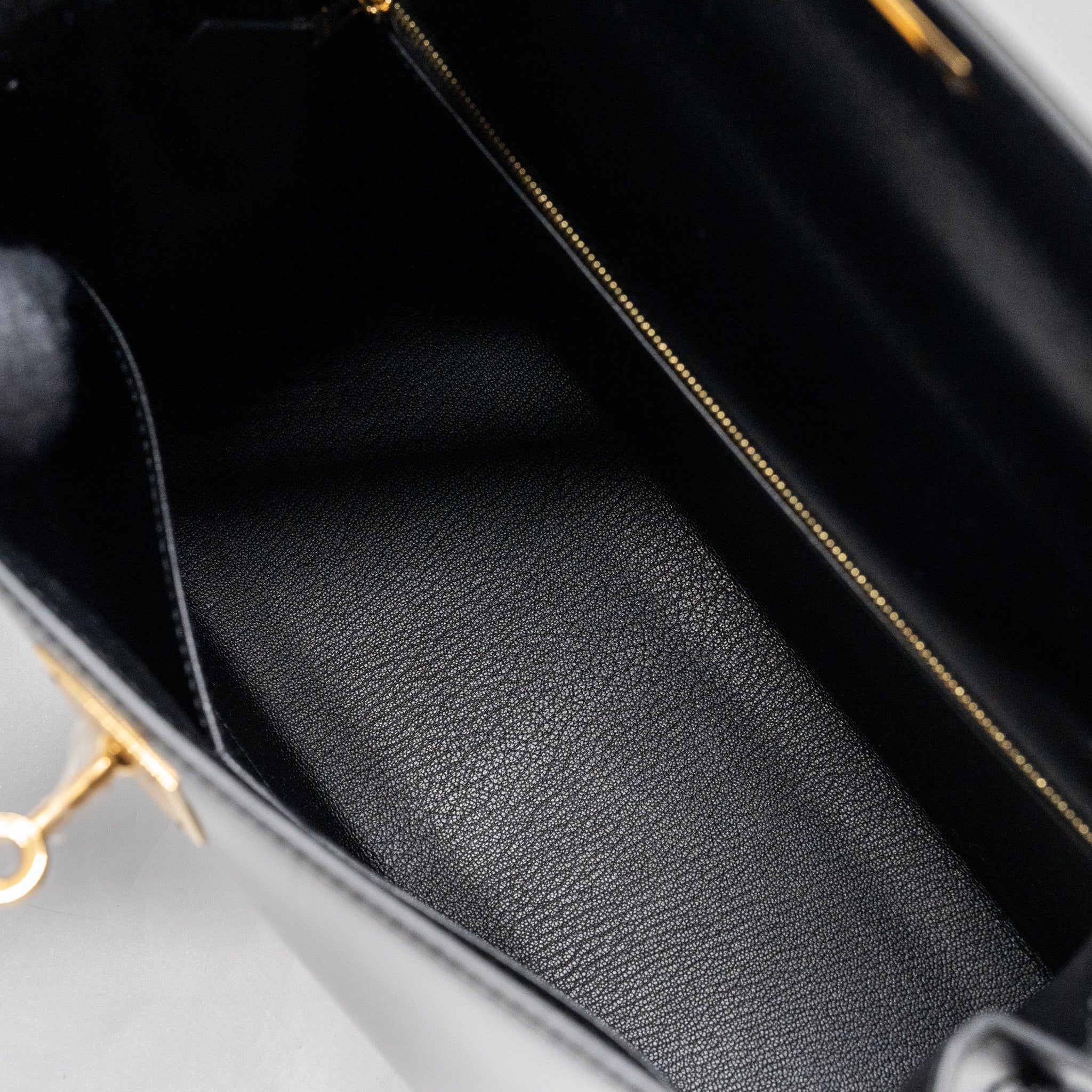 HERMES KELLY 28 BOX LEATHER BLACK GHW