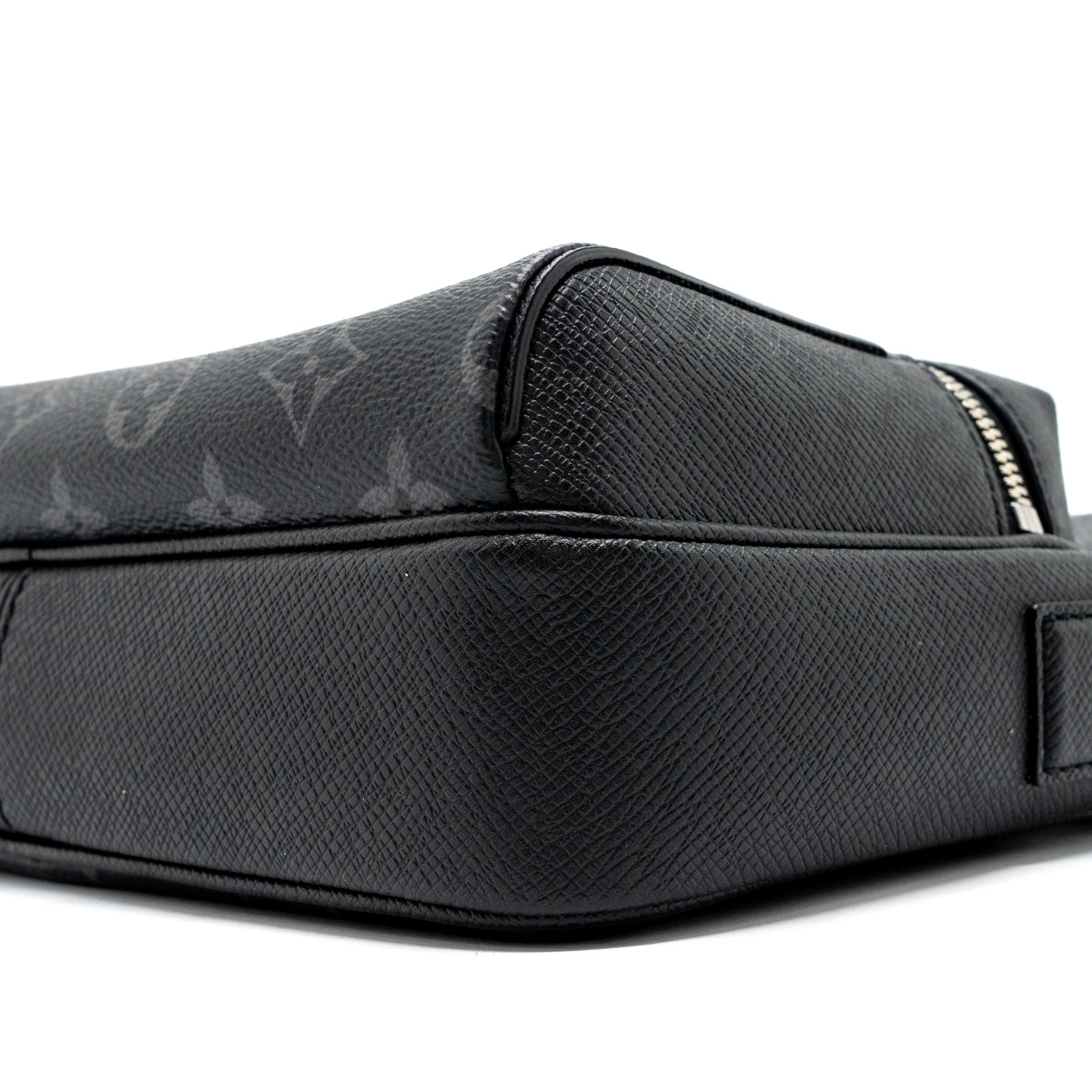 LOUIS VUITTON MESSENGER BAG MONOGRAM ECLIPSE SHW