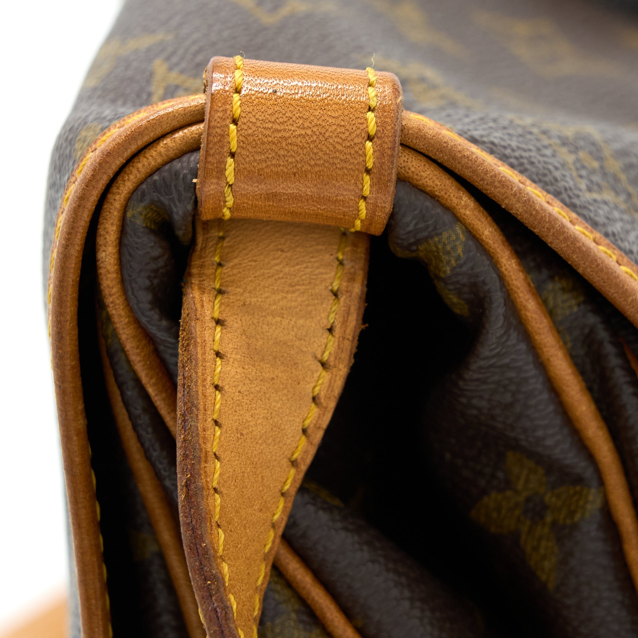 LOUIS VUITTON VINTAGE SAUMUR CLOTH CROSSBODY BAG MONOGRAM CANVAS GHW