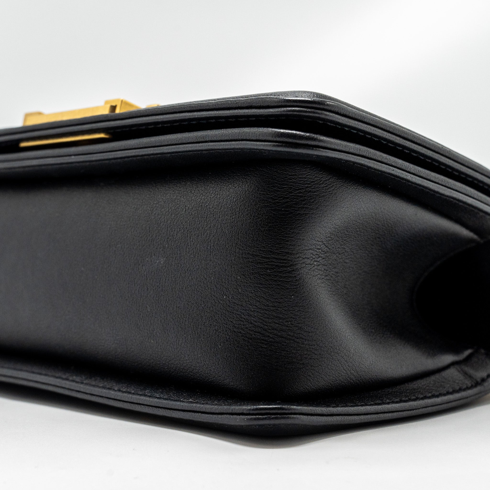CHANEL SMALL BOY BAG CALFSKIN BLACK GHW (MICROCHIP)